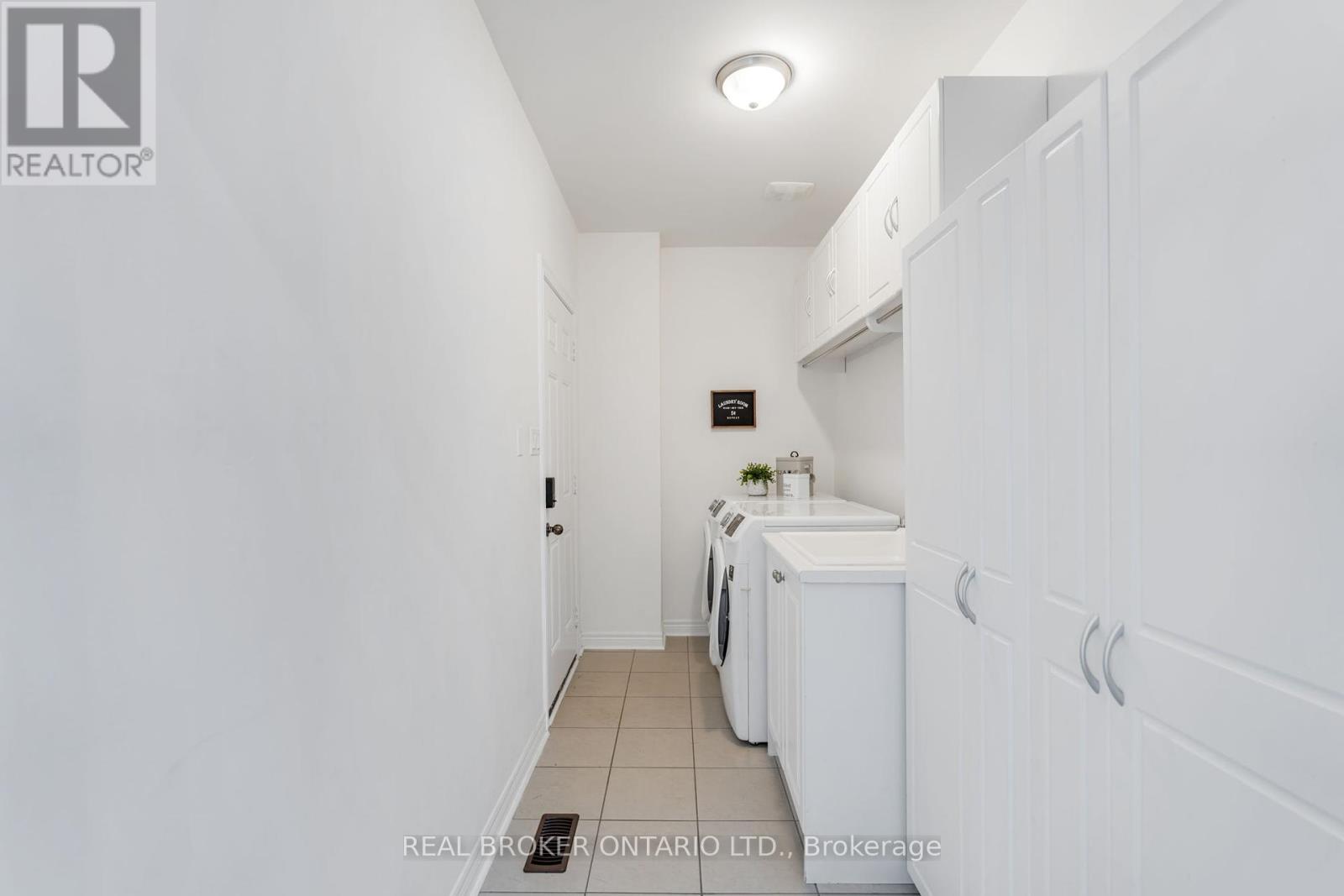 4 Mugford Crescent, Brampton, Ontario  L6Y 6A7 - Photo 20 - W12454619