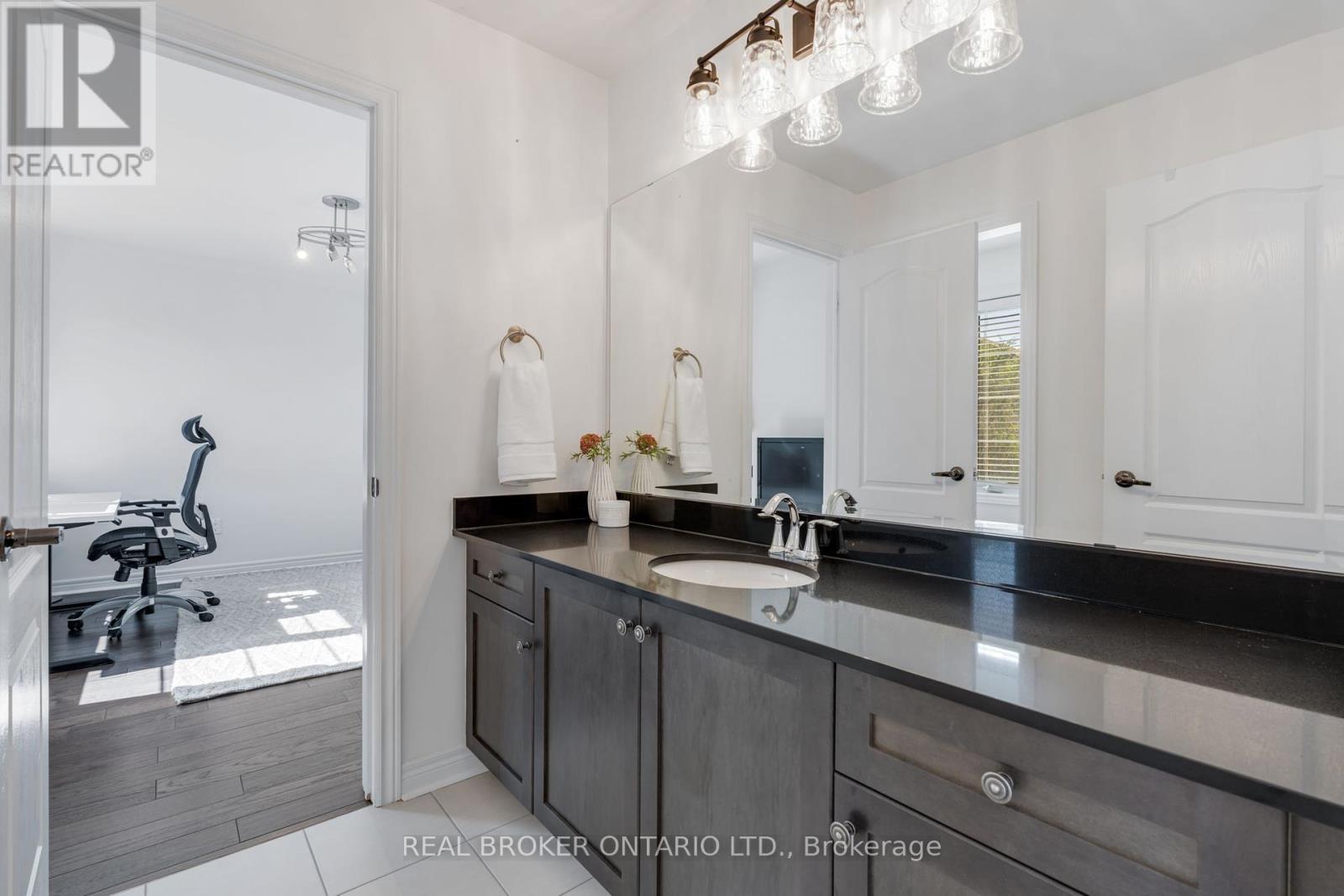4 Mugford Crescent, Brampton, Ontario  L6Y 6A7 - Photo 24 - W12454619