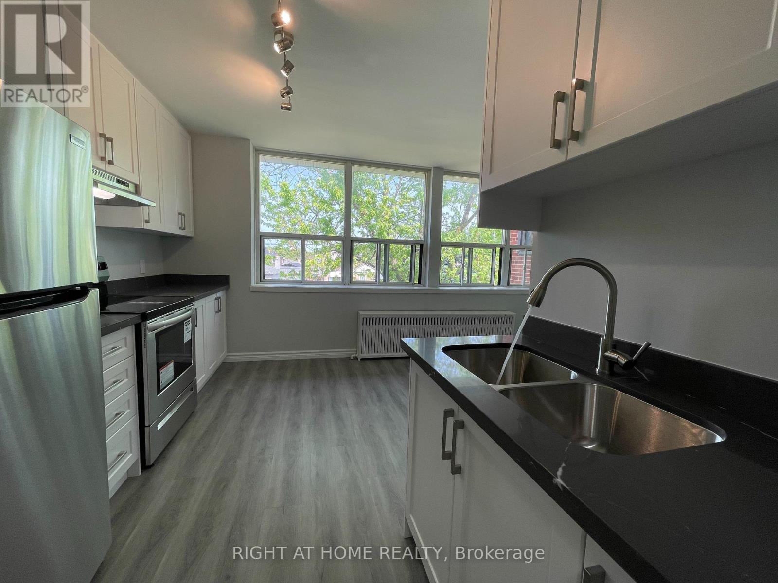 C8 - 33 Flamborough Drive, Toronto, Ontario  M6M 2R5 - Photo 3 - W12454629