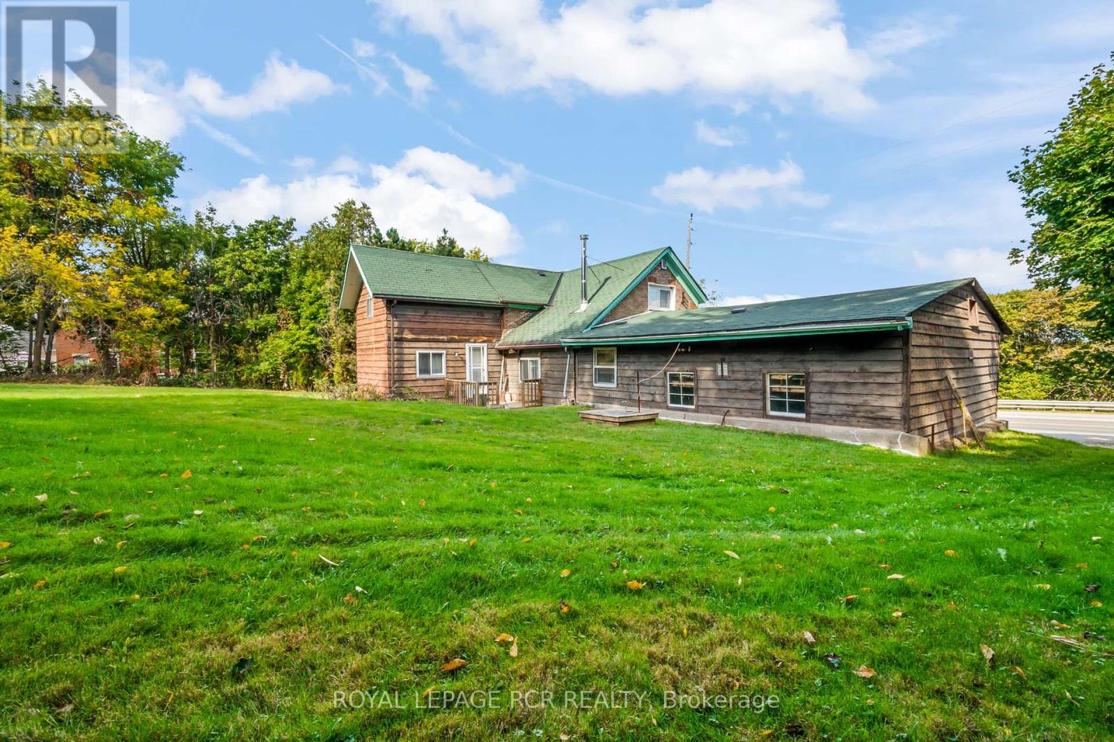19726 Airport Road, Caledon, Ontario  L7K 0A3 - Photo 4 - W12454631