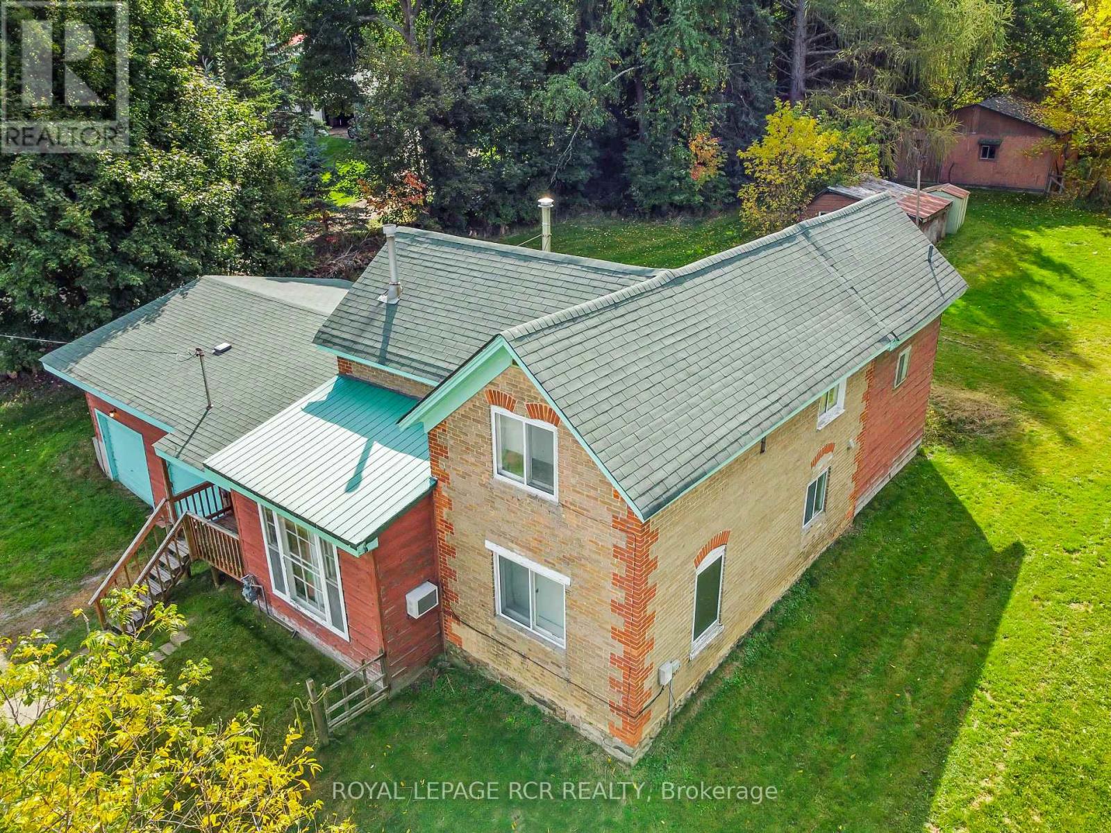 19726 Airport Road, Caledon, Ontario  L7K 0A3 - Photo 5 - W12454631