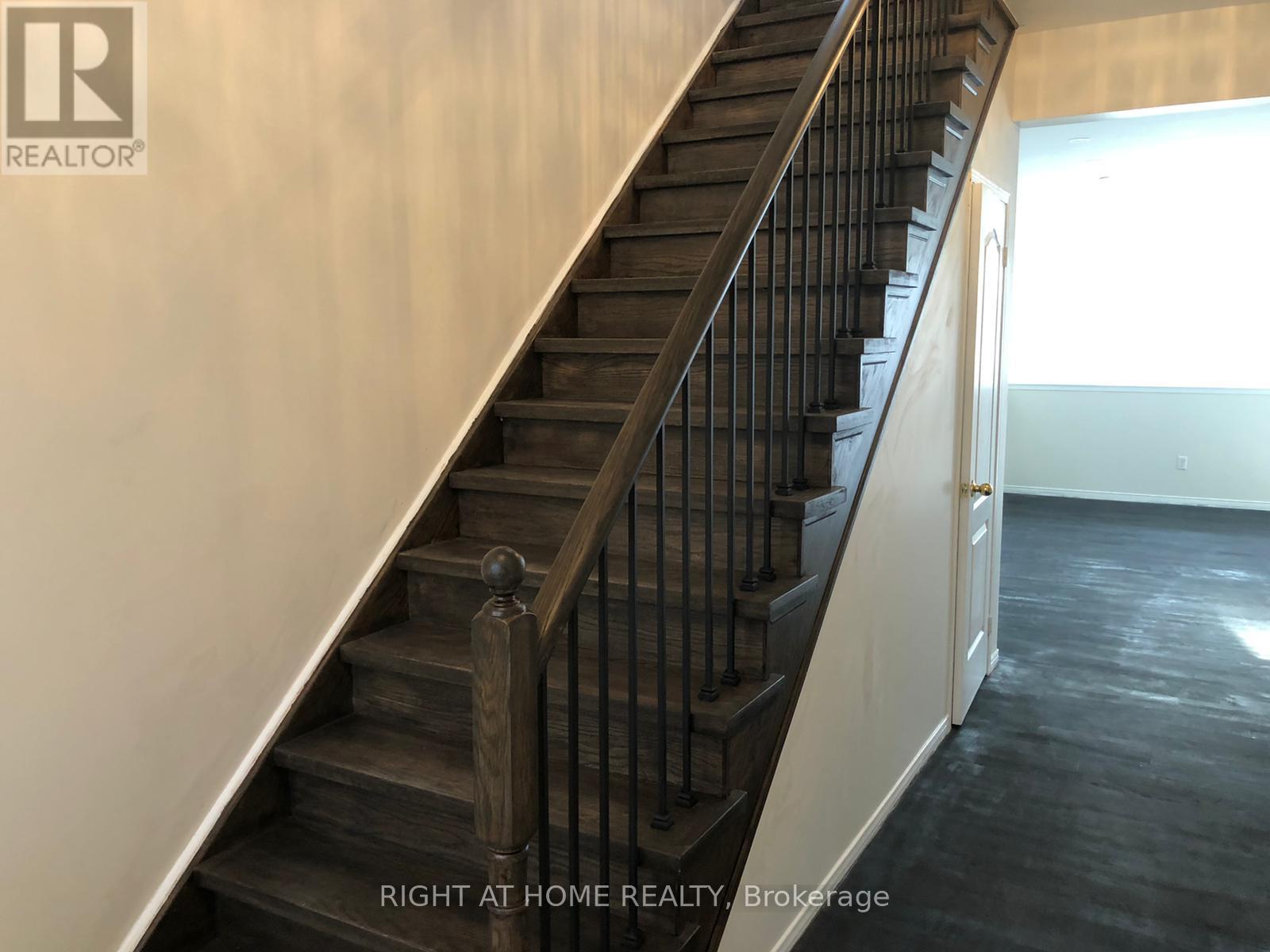 5016 Oscar Peterson Boulevard, Mississauga, Ontario  L5M 7W3 - Photo 2 - W12454661