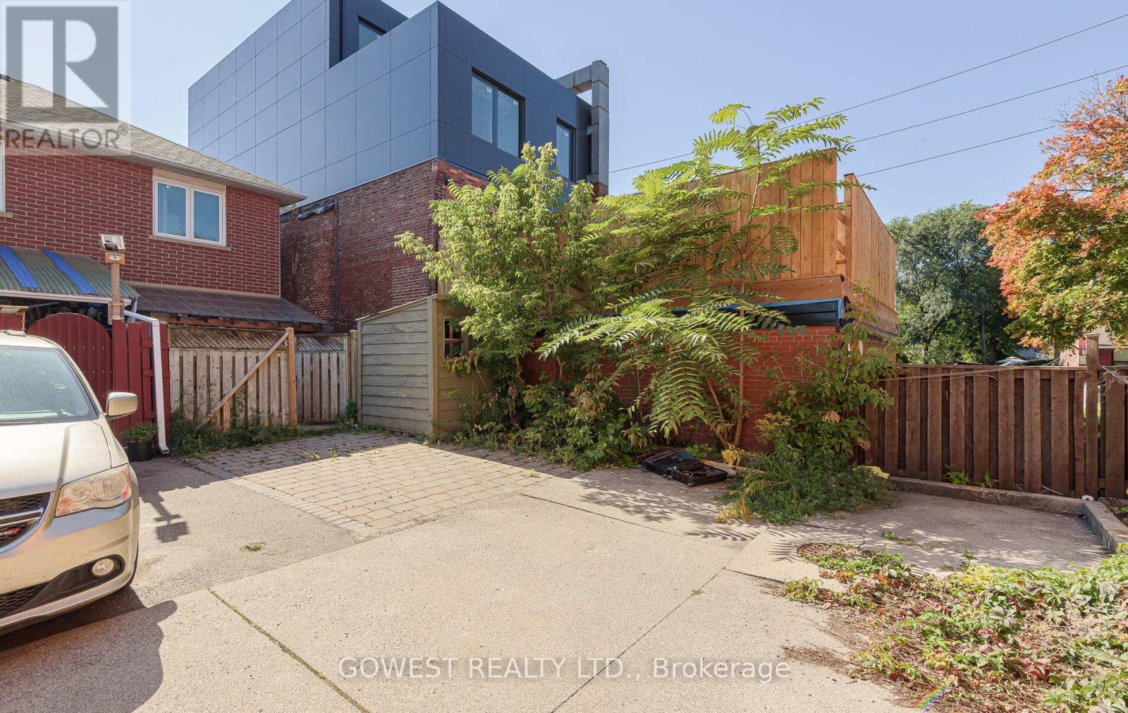 B - 1538 Dupont Street, Toronto, Ontario  M6P 4G7 - Photo 30 - W12454666