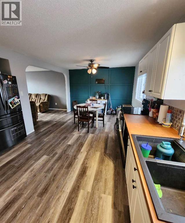 300 Hammond Drive, Fox Creek, Alberta  T0H 1P0 - Photo 10 - A2263460