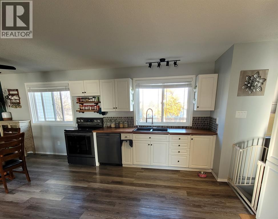 300 Hammond Drive, Fox Creek, Alberta  T0H 1P0 - Photo 11 - A2263460