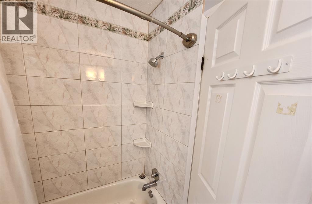 300 Hammond Drive, Fox Creek, Alberta  T0H 1P0 - Photo 19 - A2263460