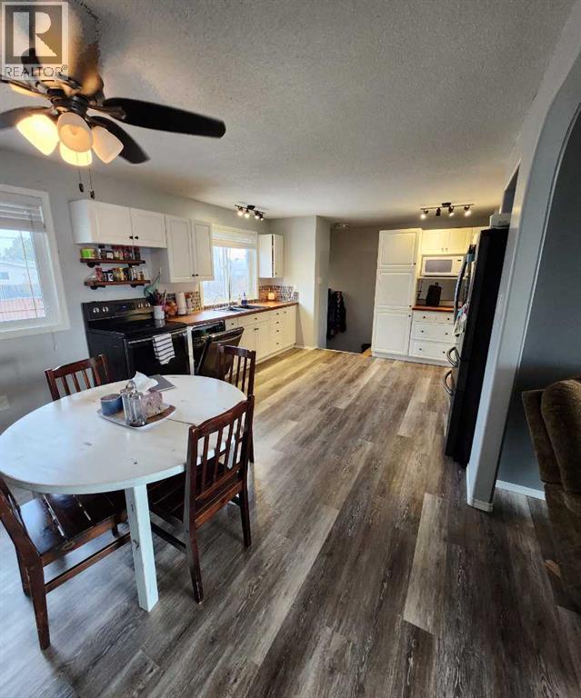 300 Hammond Drive, Fox Creek, Alberta  T0H 1P0 - Photo 8 - A2263460