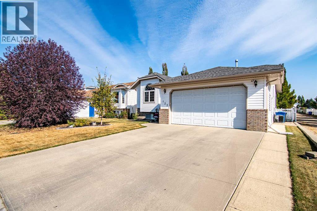 123 Robinson Crescent, Red Deer, Alberta  T4P 3P1 - Photo 2 - A2260816