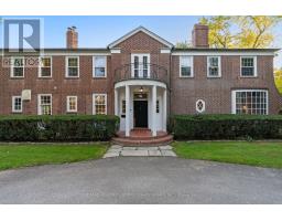 7 ALDERBROOK DRIVE, Toronto, Ontario