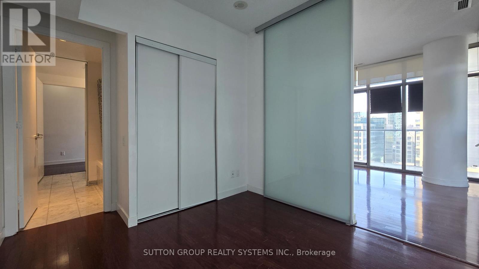 2211 - 33 Charles Street E, Toronto, Ontario  M4Y 0A2 - Photo 18 - C12454698