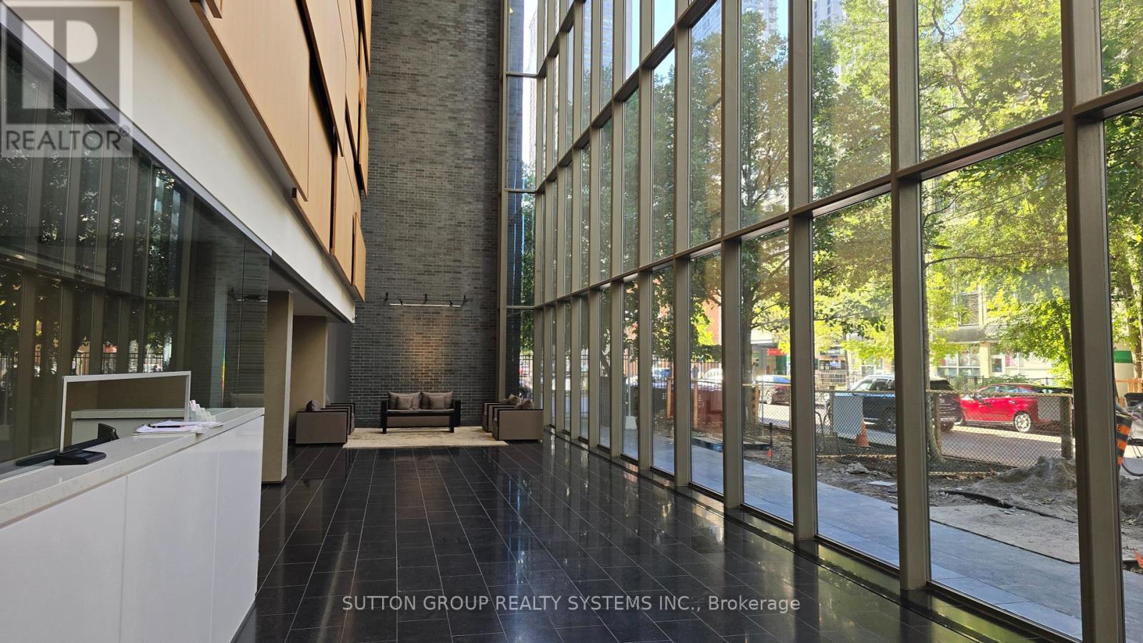 2211 - 33 Charles Street E, Toronto, Ontario  M4Y 0A2 - Photo 2 - C12454698