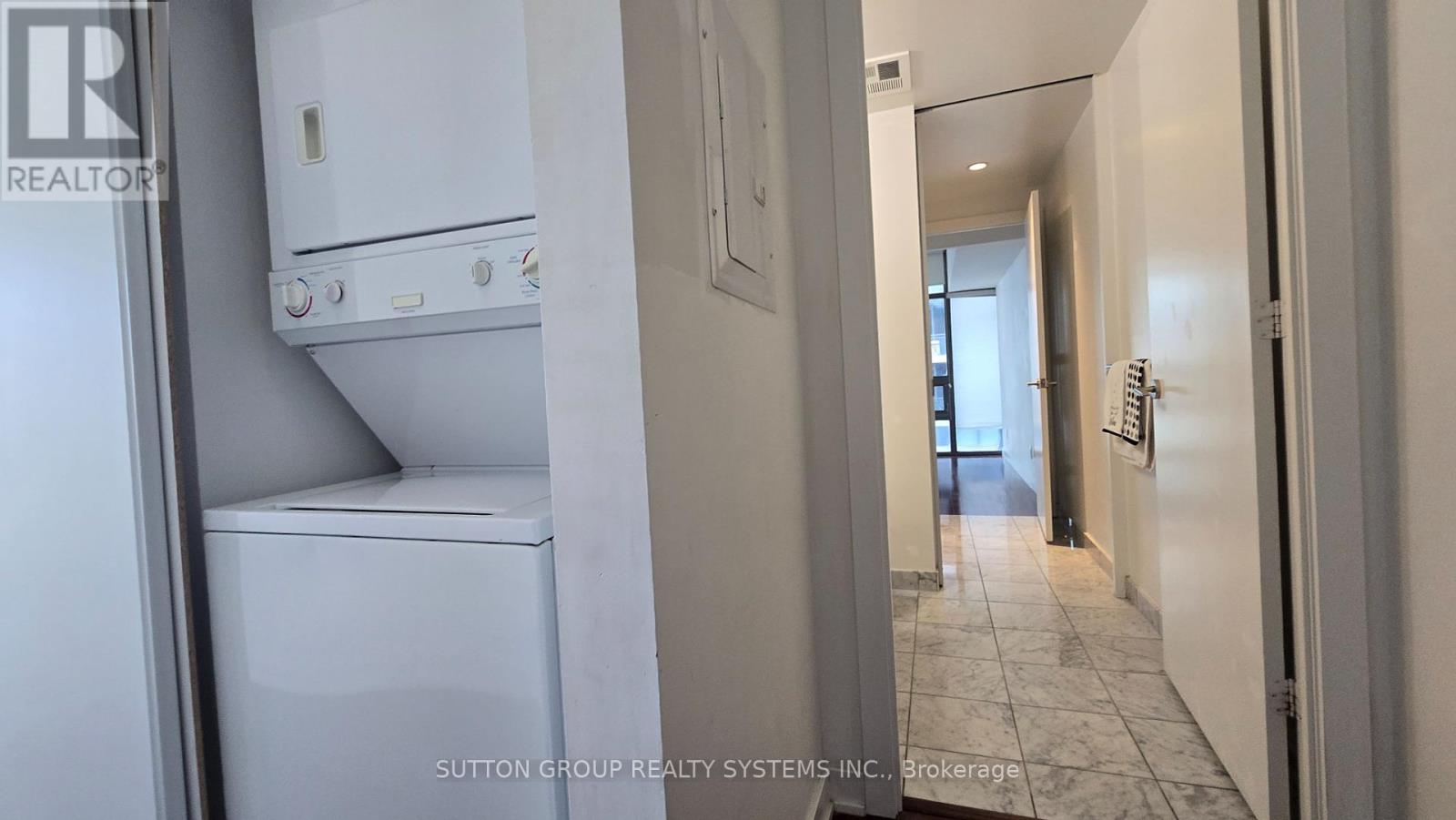 2211 - 33 Charles Street E, Toronto, Ontario  M4Y 0A2 - Photo 22 - C12454698