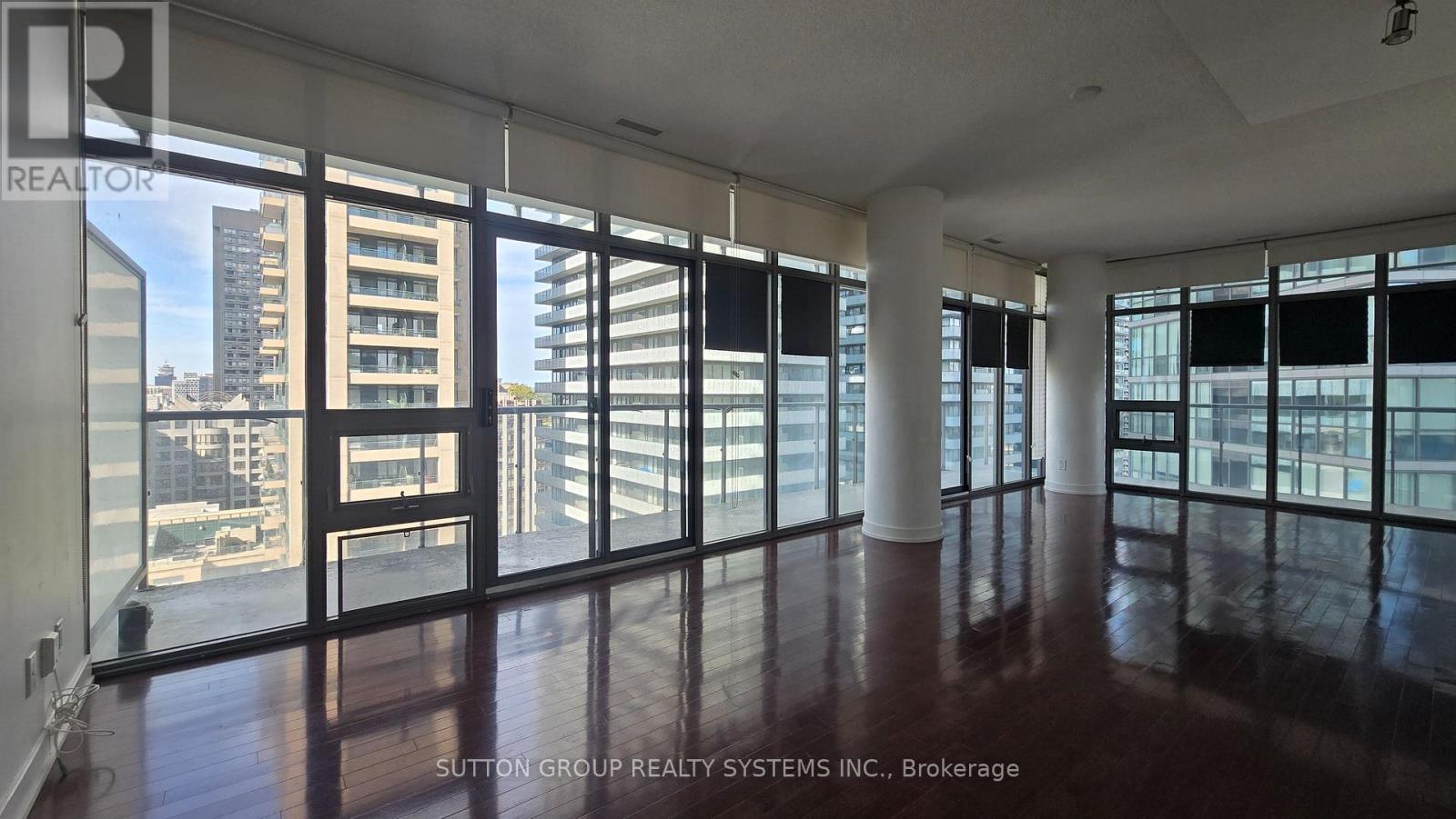 2211 - 33 Charles Street E, Toronto, Ontario  M4Y 0A2 - Photo 3 - C12454698