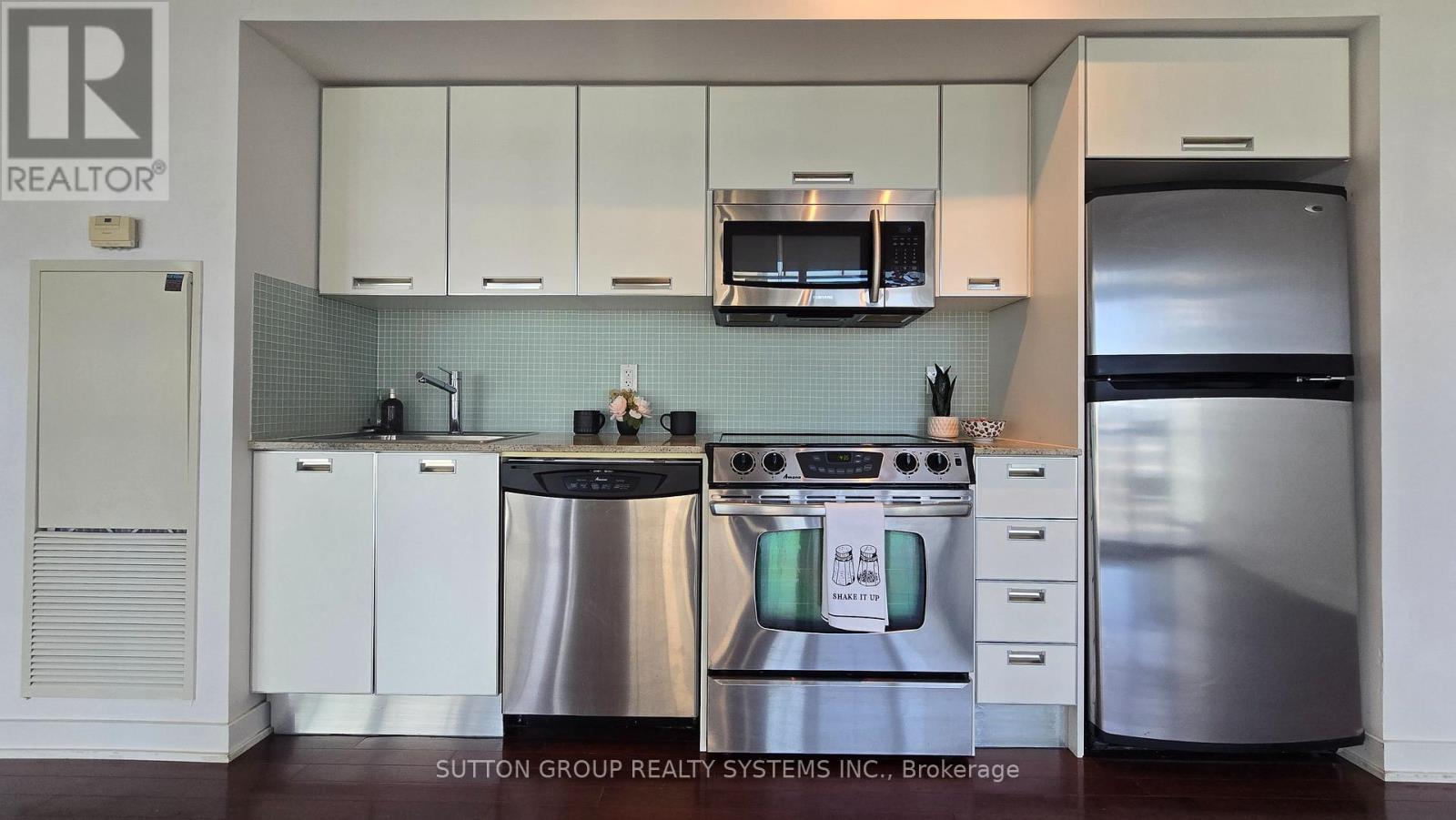 2211 - 33 Charles Street E, Toronto, Ontario  M4Y 0A2 - Photo 7 - C12454698