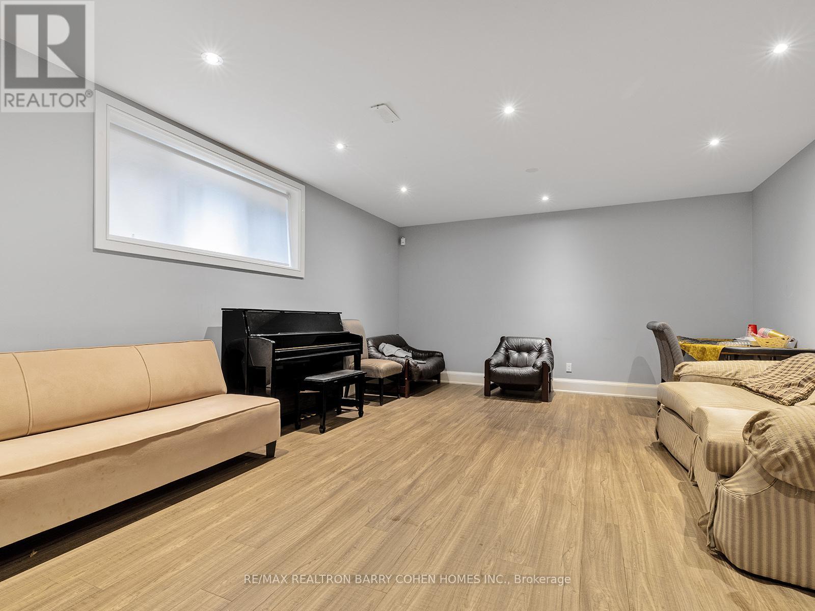 125 Sandringham Drive, Toronto, Ontario  M3H 1E2 - Photo 32 - C12454731