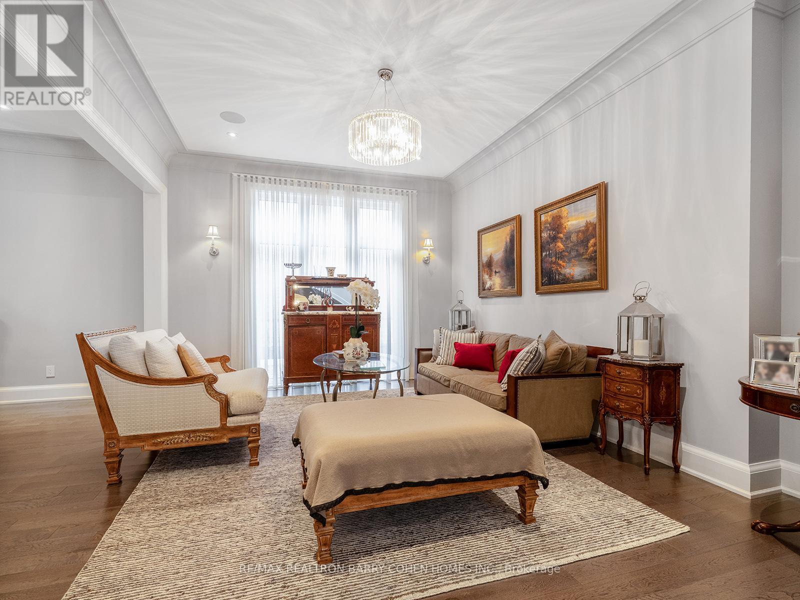 125 Sandringham Drive, Toronto, Ontario  M3H 1E2 - Photo 9 - C12454731