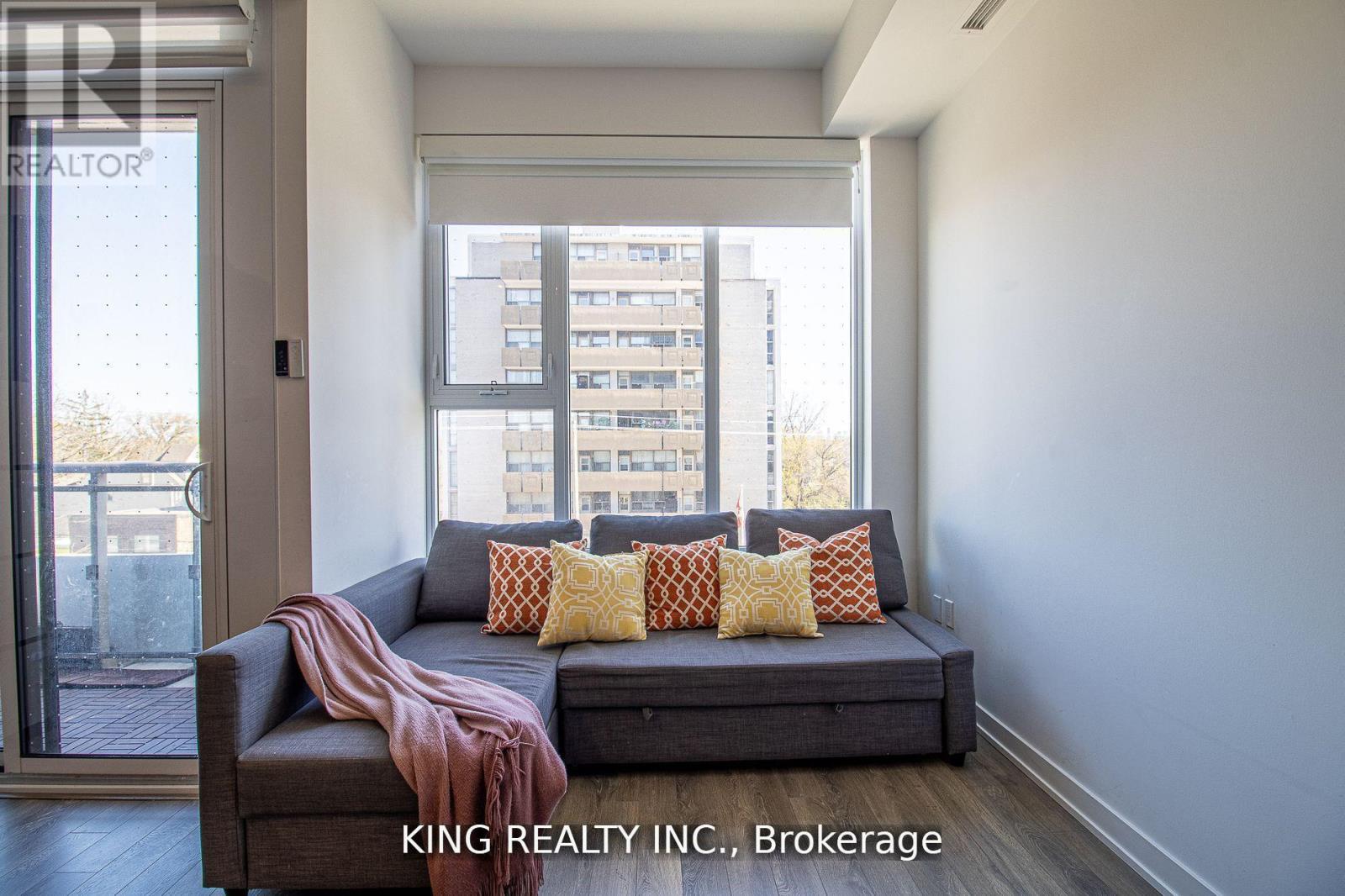 402 - 1 Cardiff Road, Toronto, Ontario  M4P 0G2 - Photo 3 - C12454741