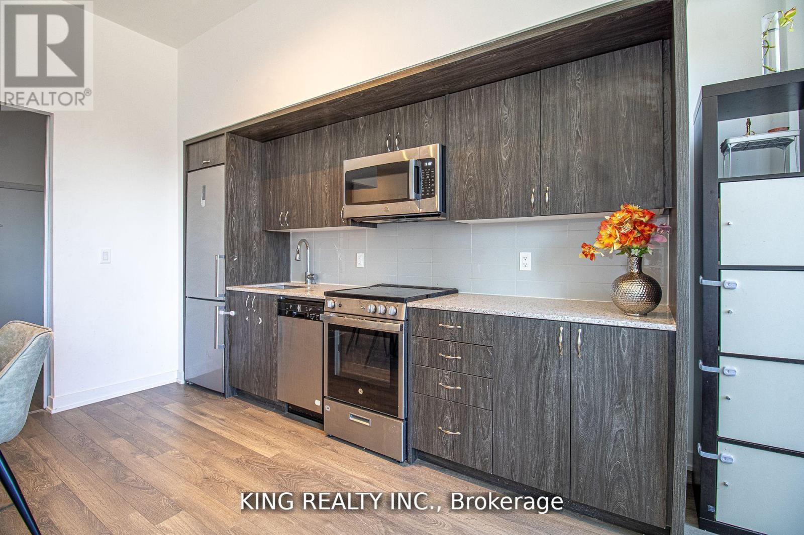 402 - 1 Cardiff Road, Toronto, Ontario  M4P 0G2 - Photo 8 - C12454741