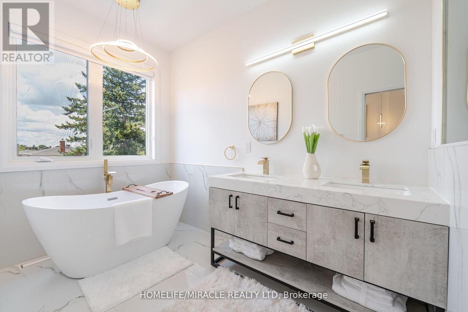 388 Oakwood Avenue, Toronto, Ontario  M6E 2W3 - Photo 13 - C12454755