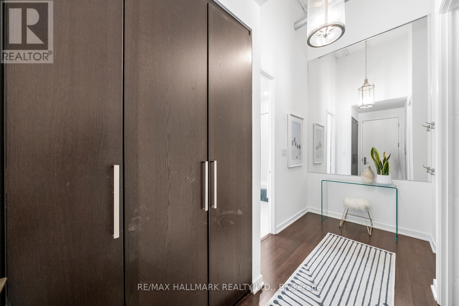 211 - 380 Macpherson Avenue, Toronto, Ontario  M4V 3E3 - Photo 3 - C12454757