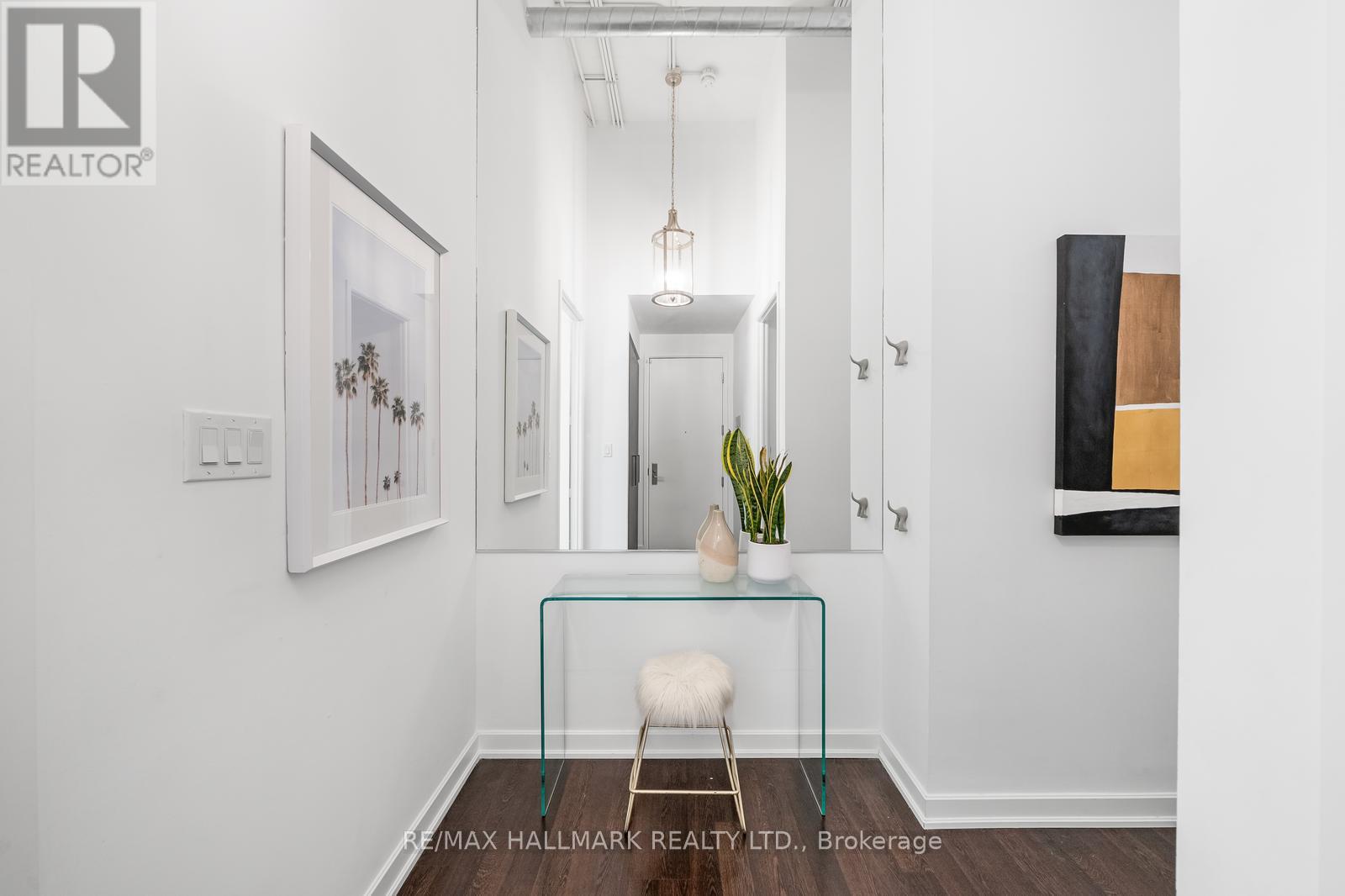 211 - 380 Macpherson Avenue, Toronto, Ontario  M4V 3E3 - Photo 4 - C12454757
