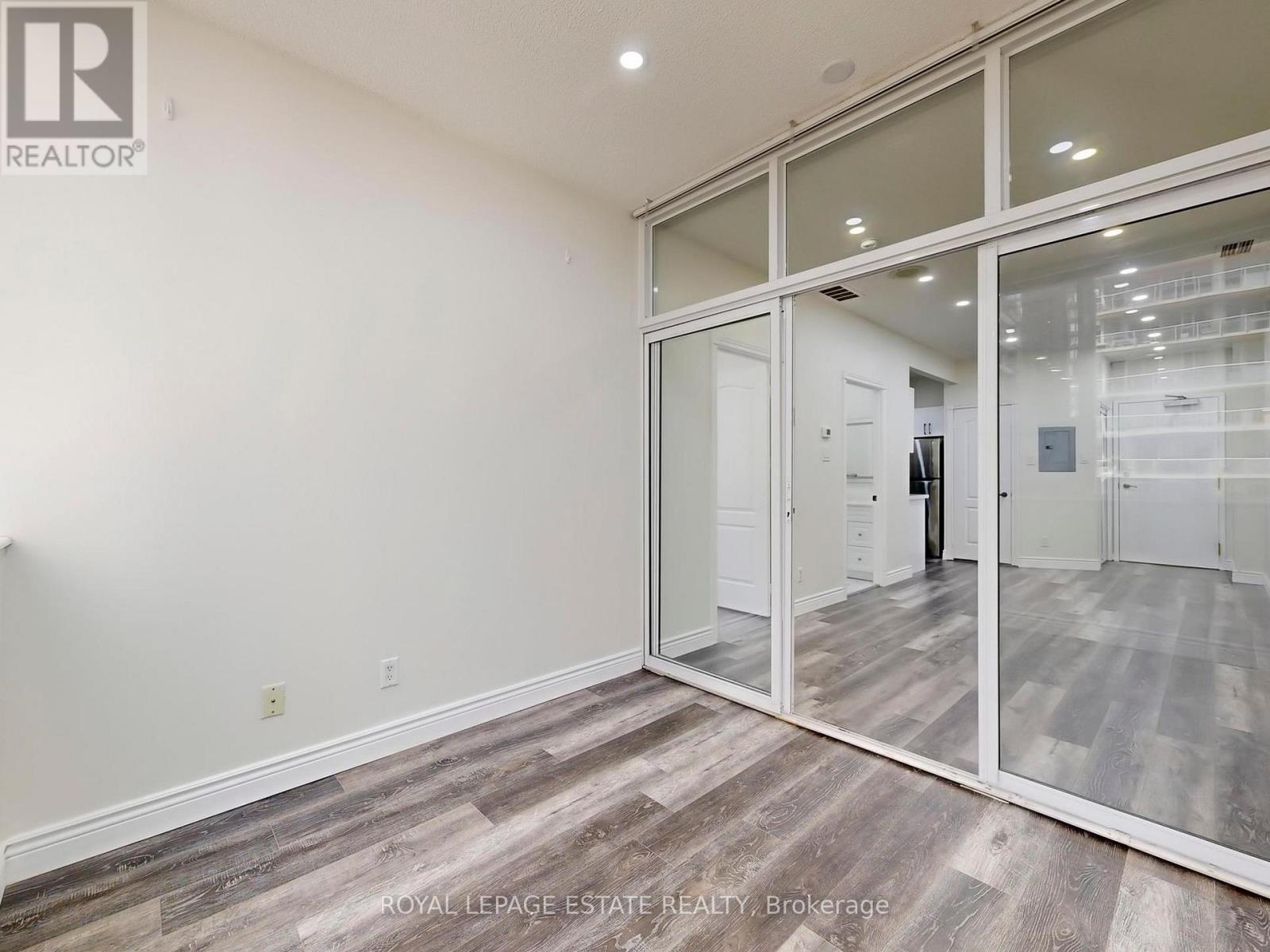 607 - 393 King Street W, Toronto, Ontario  M5V 3G8 - Photo 19 - C12454777