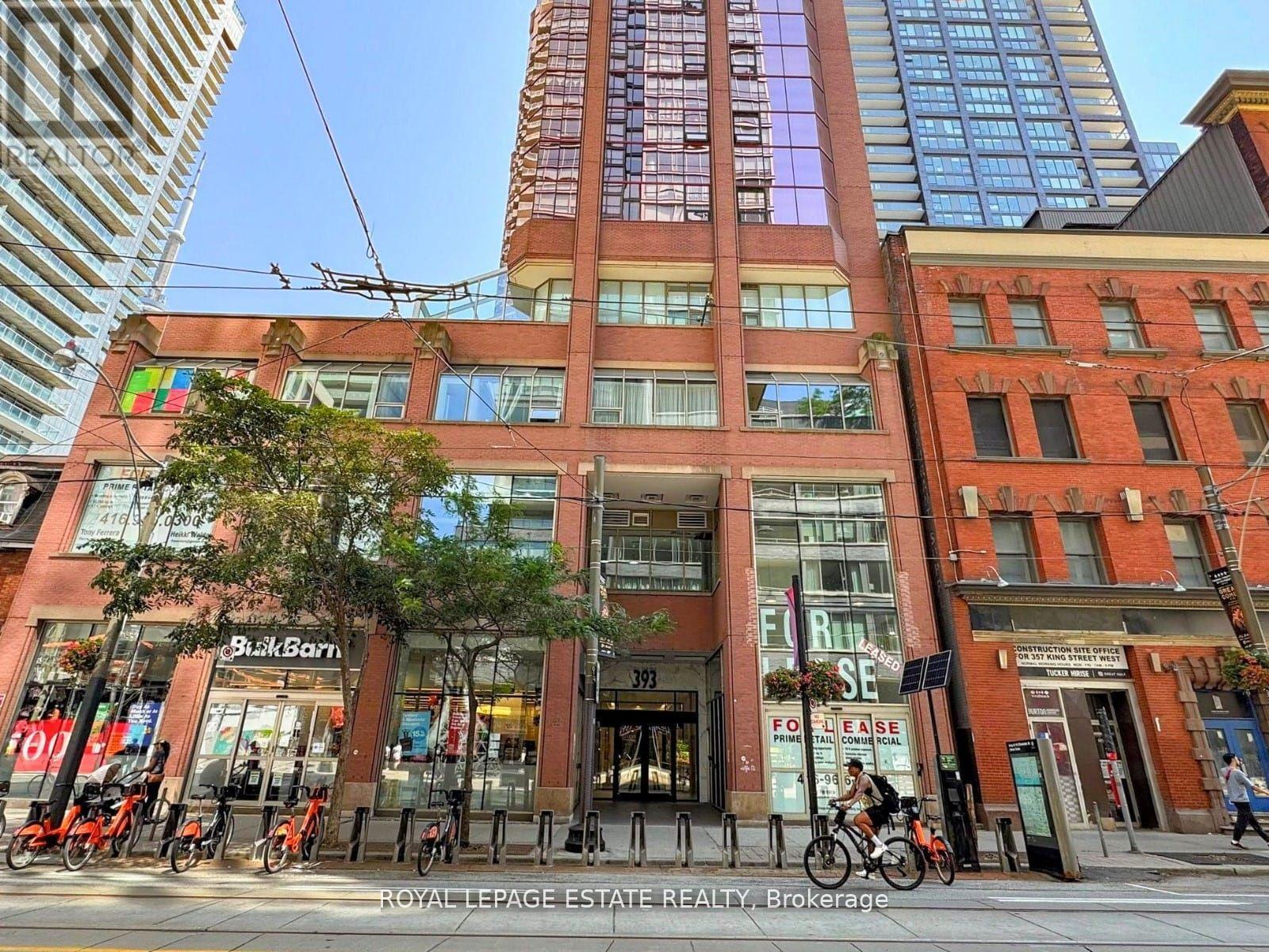 607 - 393 King Street W, Toronto, Ontario  M5V 3G8 - Photo 2 - C12454777