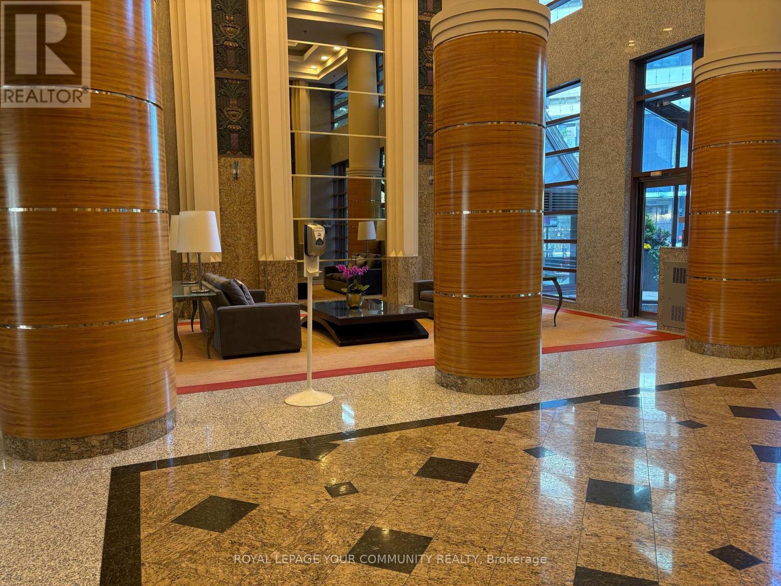1802 - 1001 Bay Street, Toronto, Ontario  M5S 3A6 - Photo 4 - C12454780