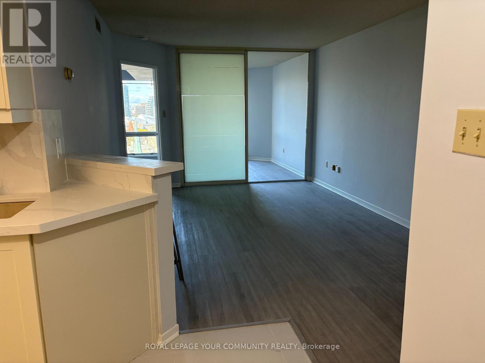 1802 - 1001 Bay Street, Toronto, Ontario  M5S 3A6 - Photo 7 - C12454780
