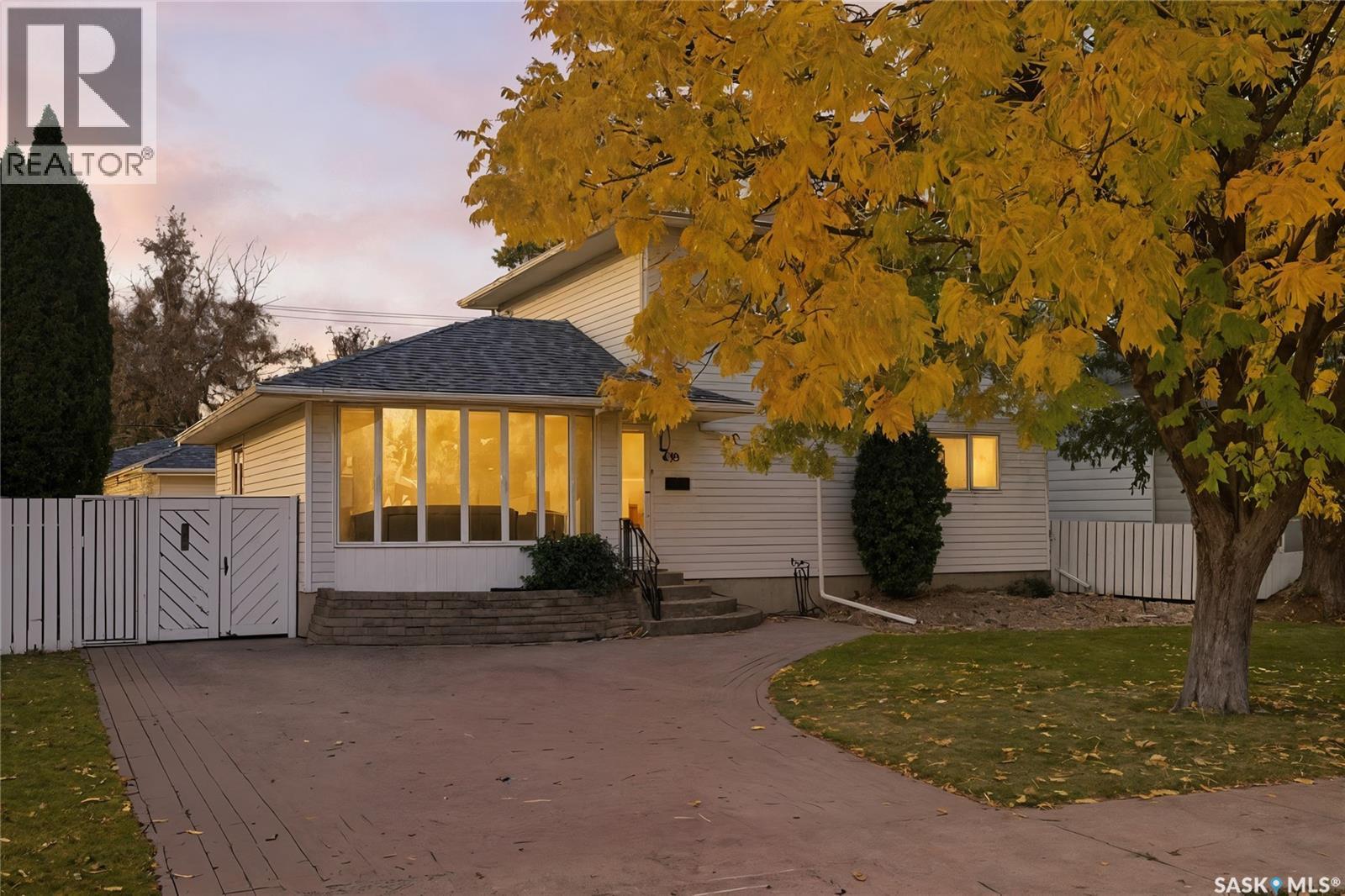 433 Elm Street, Saskatoon, Saskatchewan  S7J 0H2 - Photo 1 - SK020528