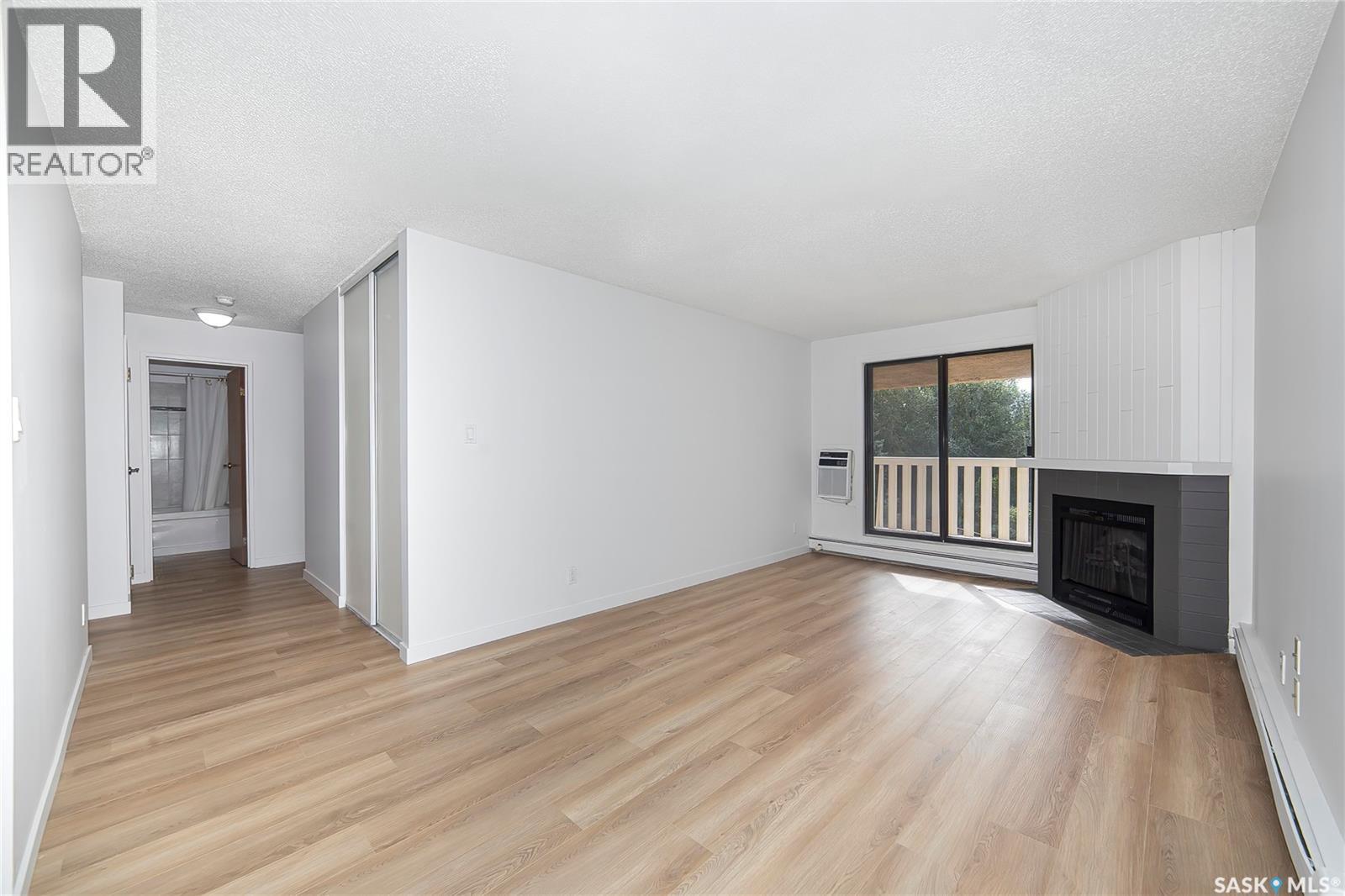 836 310 Stillwater Drive, Saskatoon, Saskatchewan  S7J 4H7 - Photo 3 - SK020443