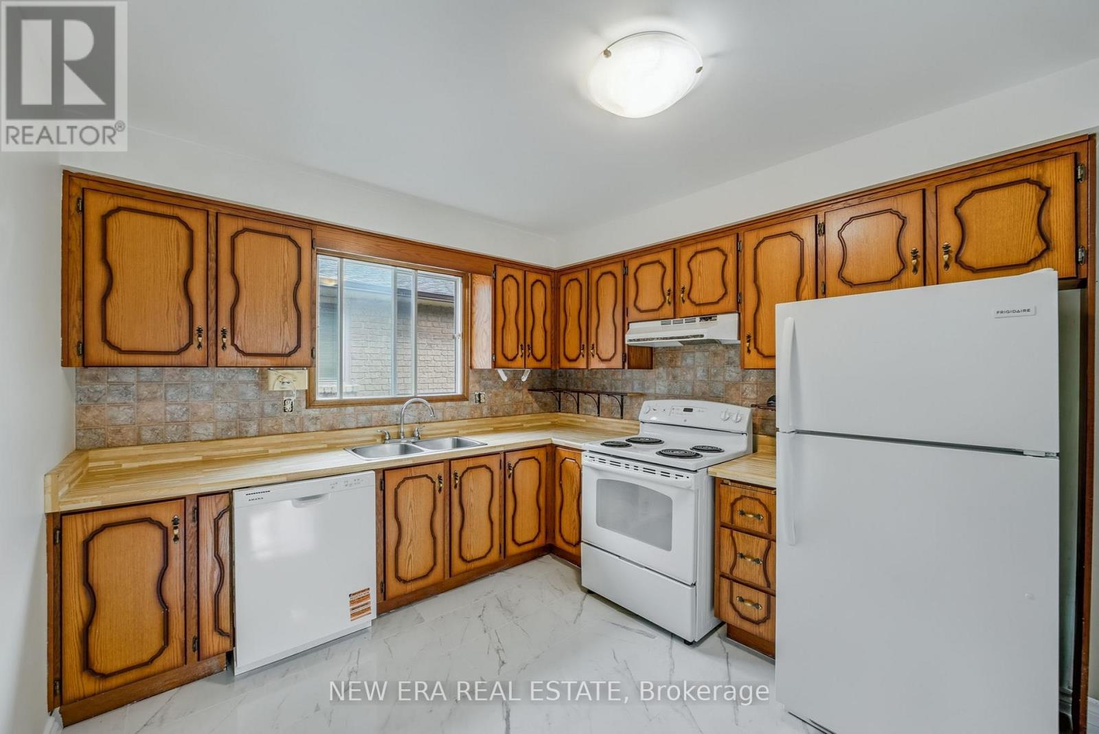3 Envoy Boulevard, Hamilton, Ontario  L8G 4M1 - Photo 11 - X12454604