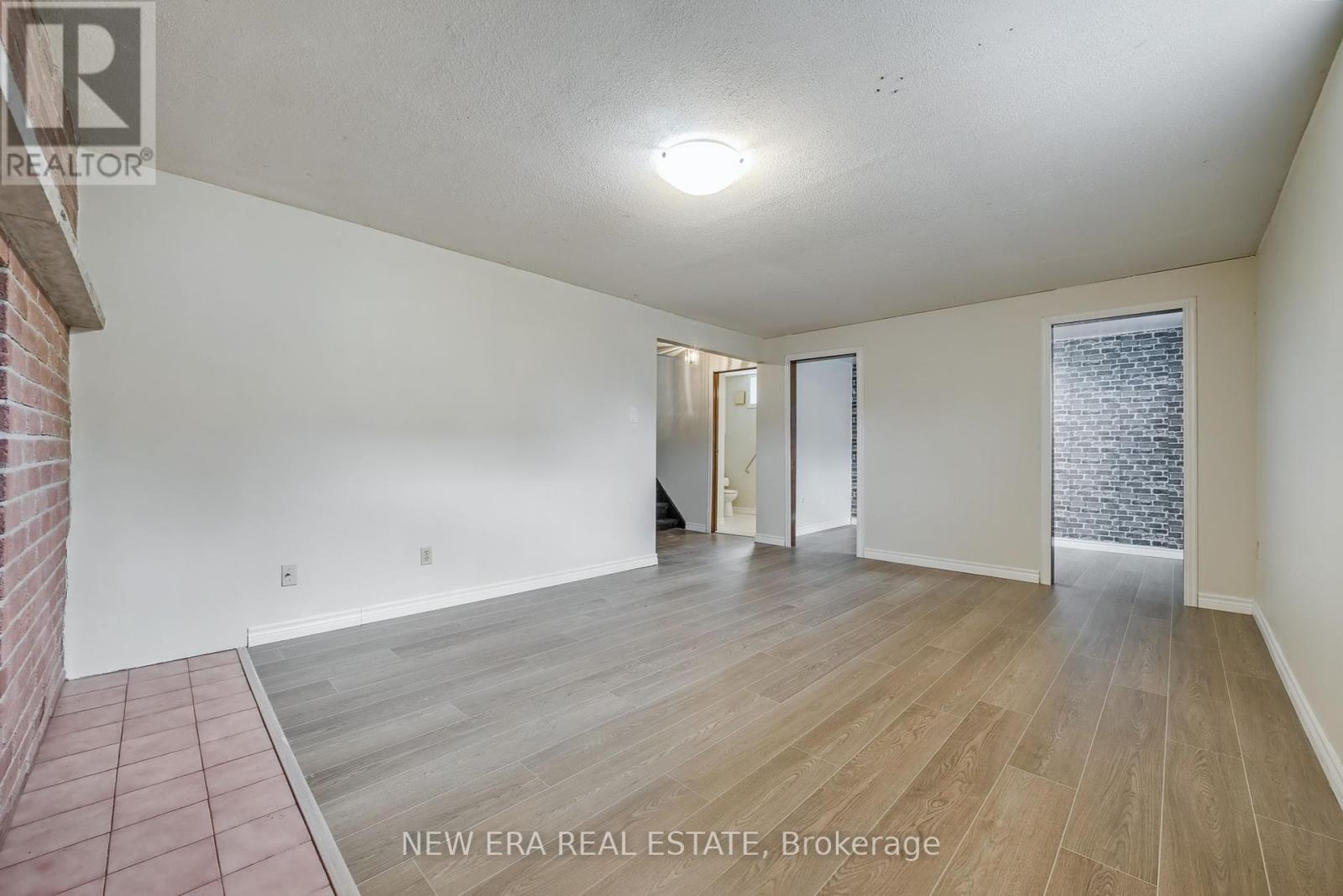 3 Envoy Boulevard, Hamilton, Ontario  L8G 4M1 - Photo 5 - X12454604