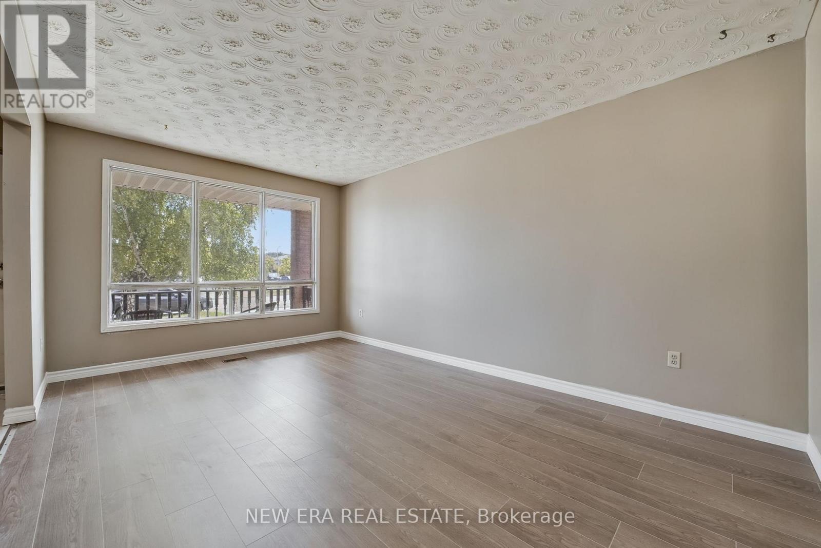 3 Envoy Boulevard, Hamilton, Ontario  L8G 4M1 - Photo 6 - X12454604