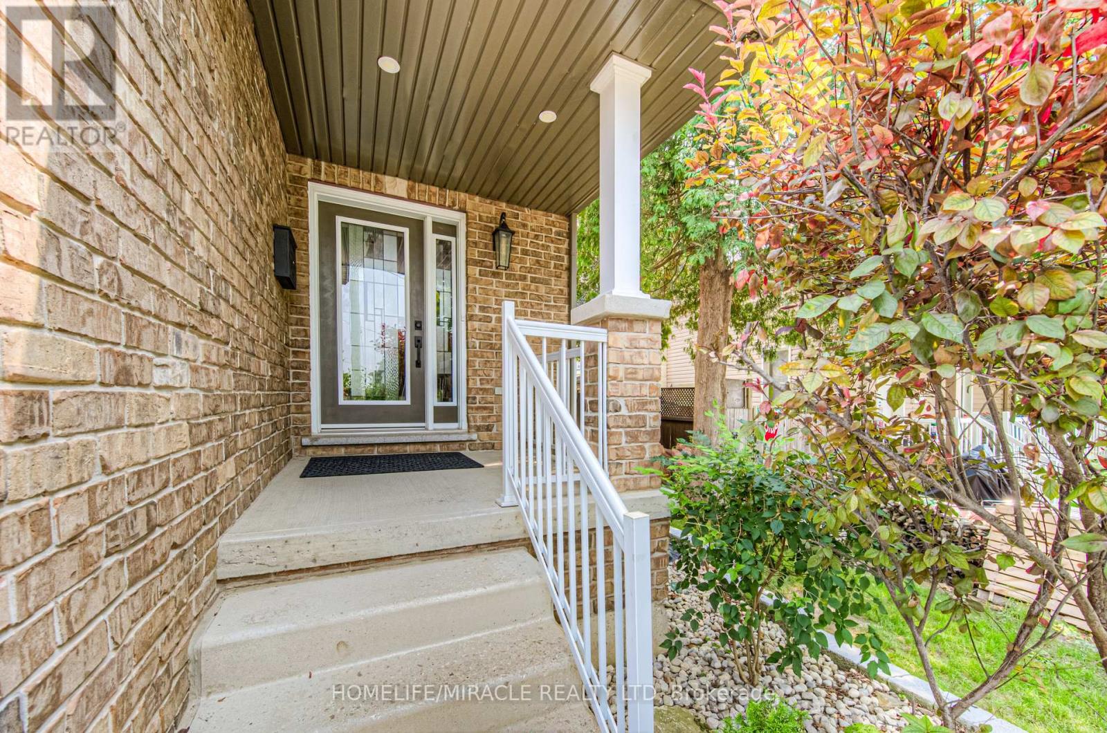 37 Albert Street, Cambridge, Ontario  N1R 3M7 - Photo 4 - X12454622