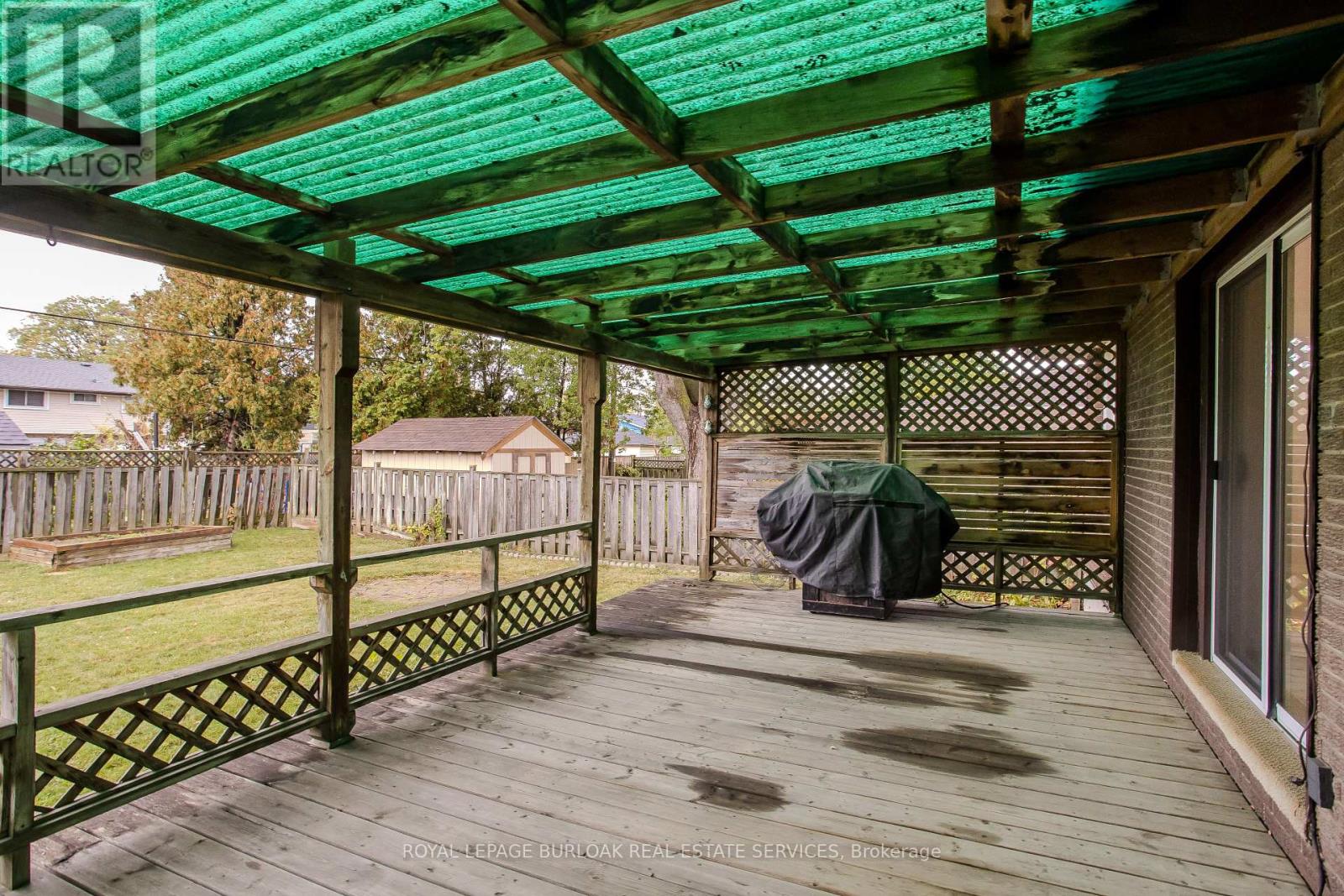 58 Goldfinch Road, Hamilton, Ontario  L9A 3W7 - Photo 12 - X12454624