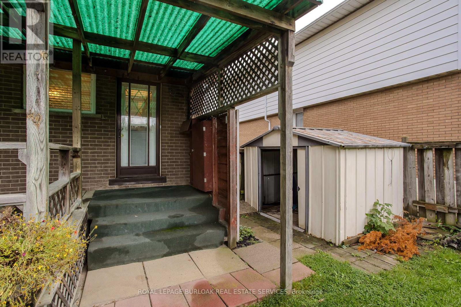 58 Goldfinch Road, Hamilton, Ontario  L9A 3W7 - Photo 13 - X12454624