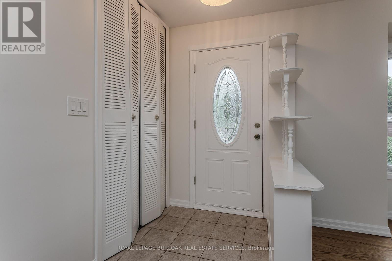 58 Goldfinch Road, Hamilton, Ontario  L9A 3W7 - Photo 14 - X12454624