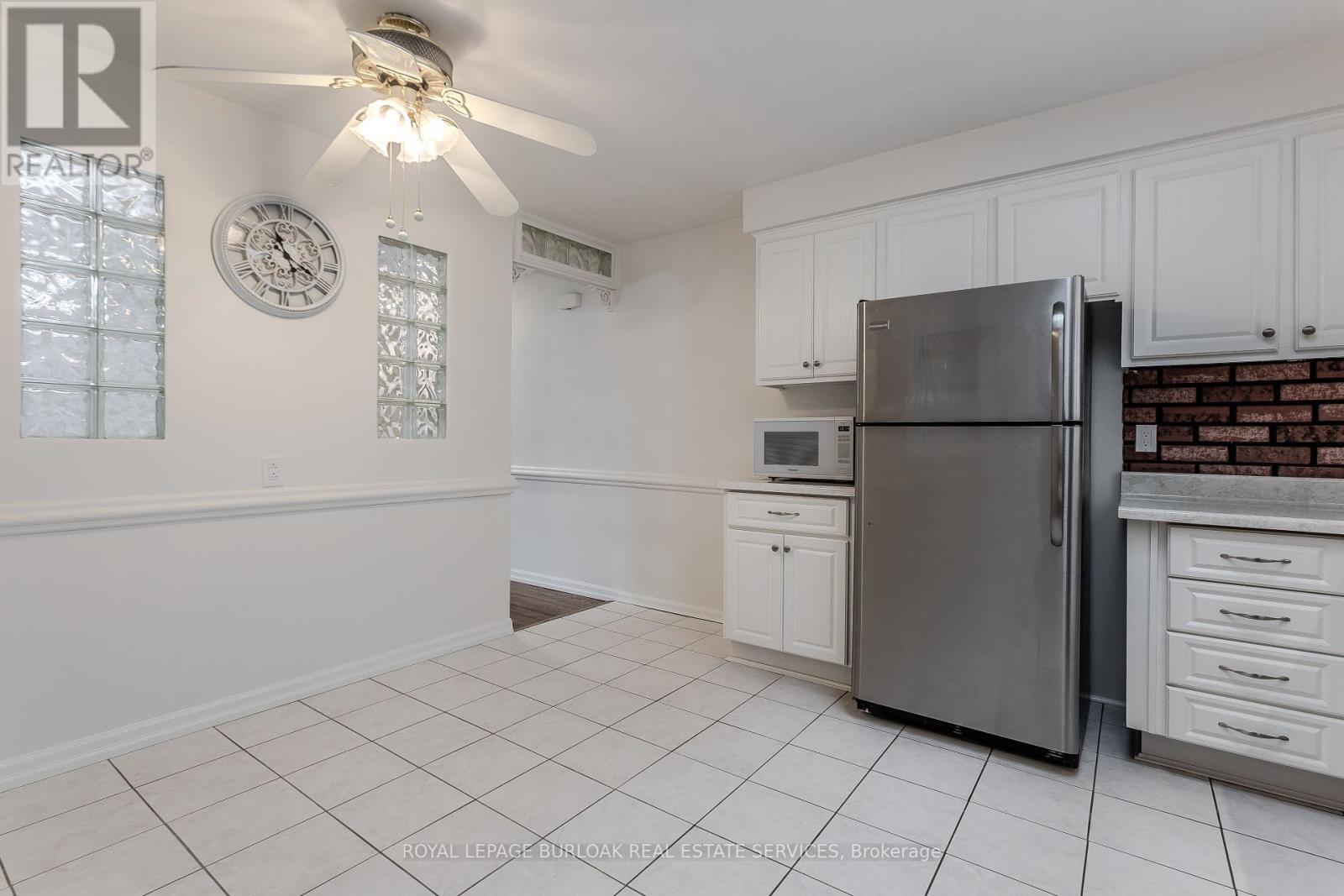 58 Goldfinch Road, Hamilton, Ontario  L9A 3W7 - Photo 22 - X12454624