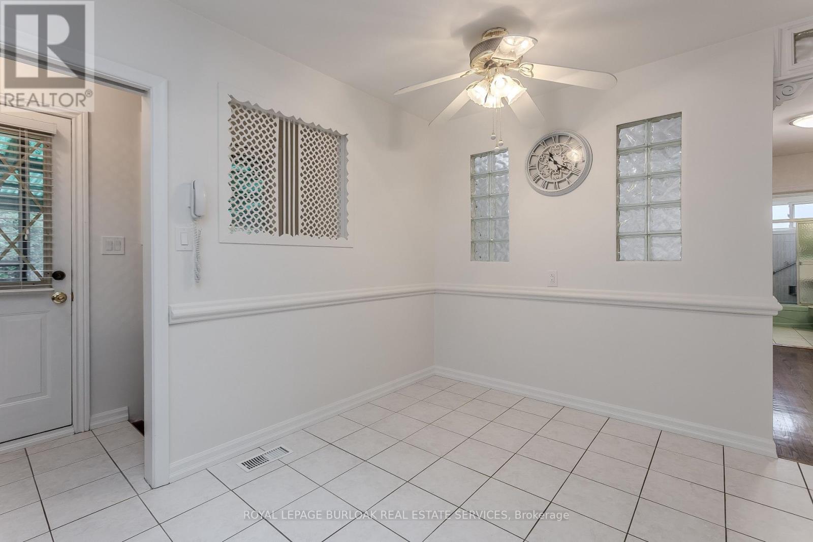 58 Goldfinch Road, Hamilton, Ontario  L9A 3W7 - Photo 24 - X12454624
