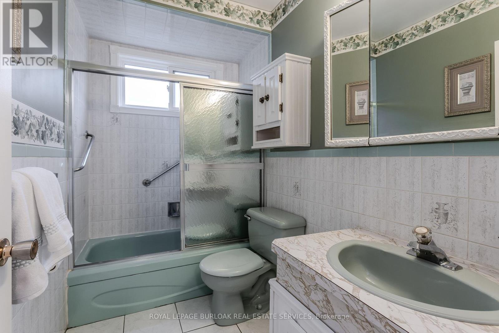 58 Goldfinch Road, Hamilton, Ontario  L9A 3W7 - Photo 29 - X12454624