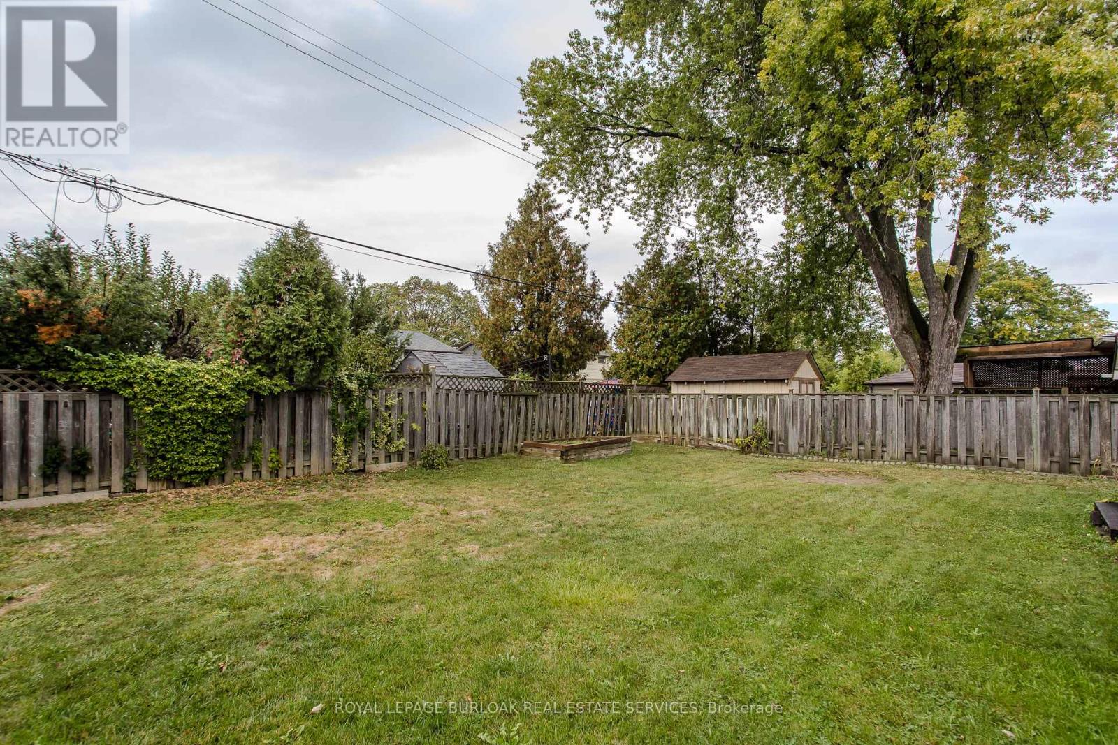 58 Goldfinch Road, Hamilton, Ontario  L9A 3W7 - Photo 8 - X12454624
