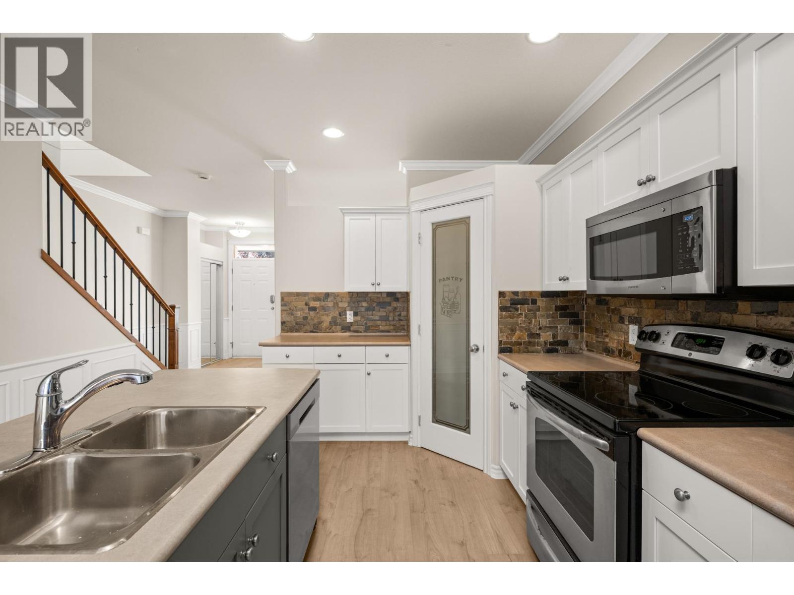 24361 102a Avenue, Maple Ridge, British Columbia  V2W 2E3 - Photo 5 - R3057067