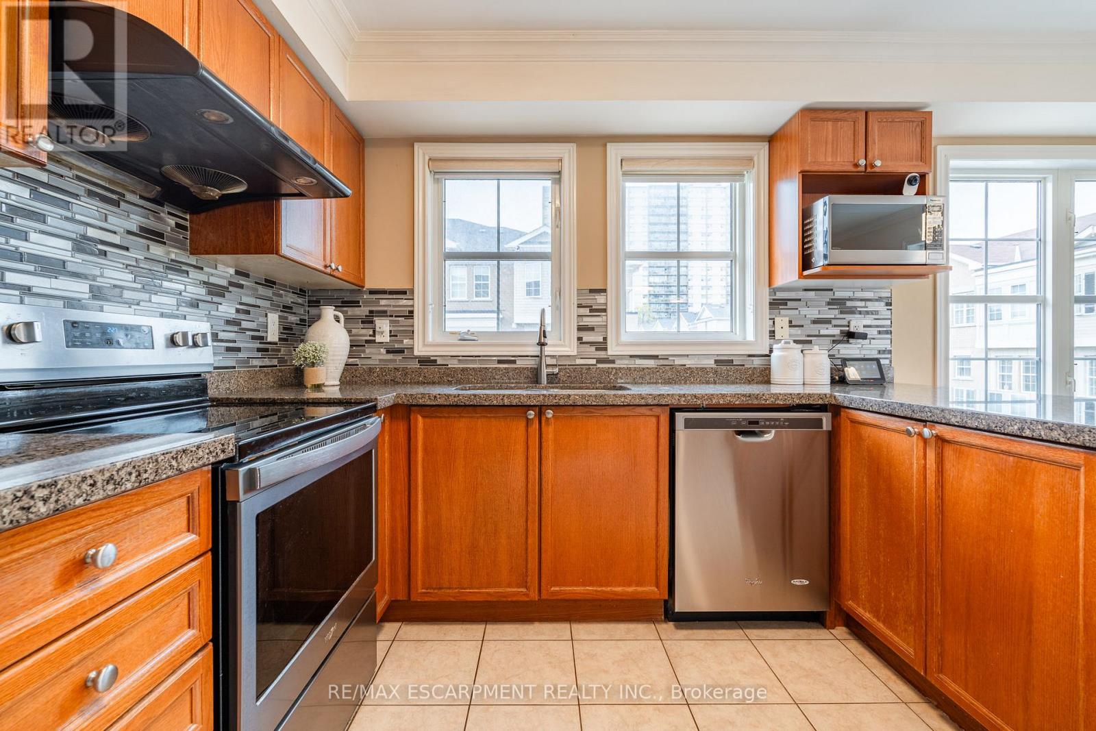 38 Archibald Mews, Toronto, Ontario  M1P 0A4 - Photo 10 - E12454702