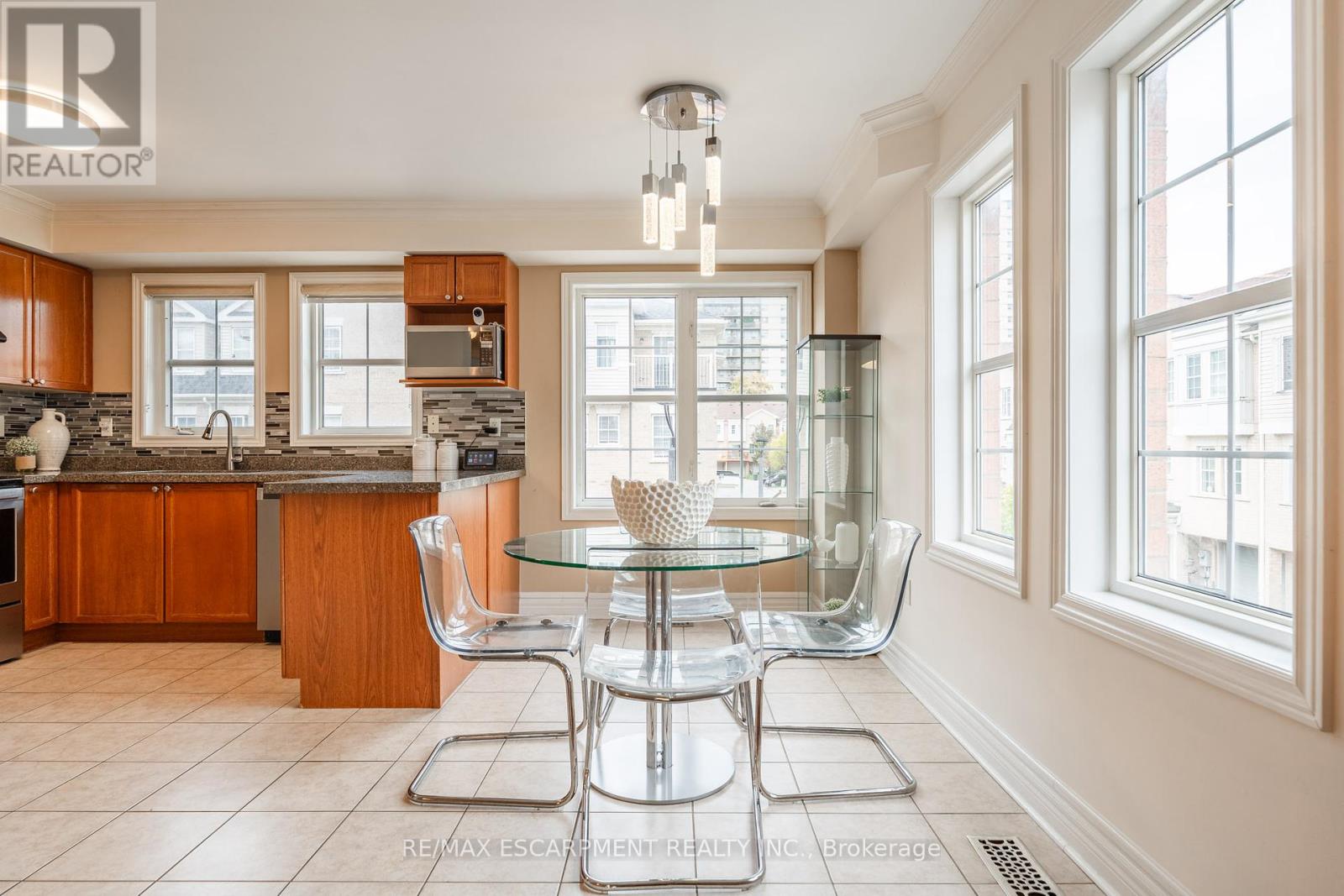 38 Archibald Mews, Toronto, Ontario  M1P 0A4 - Photo 7 - E12454702