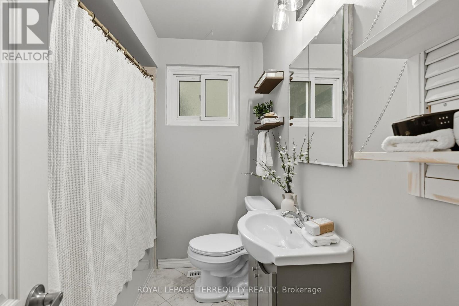 985 Susan Court, Oshawa, Ontario  L1H 7B7 - Photo 19 - E12454745