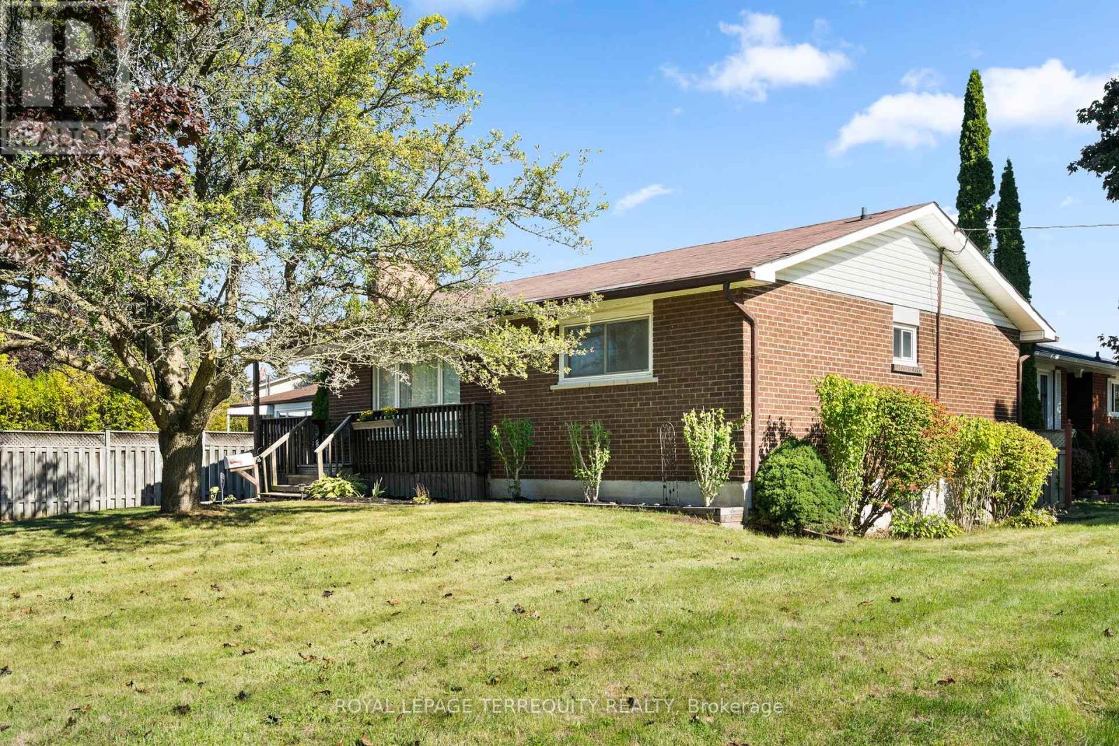 985 Susan Court, Oshawa, Ontario  L1H 7B7 - Photo 3 - E12454745