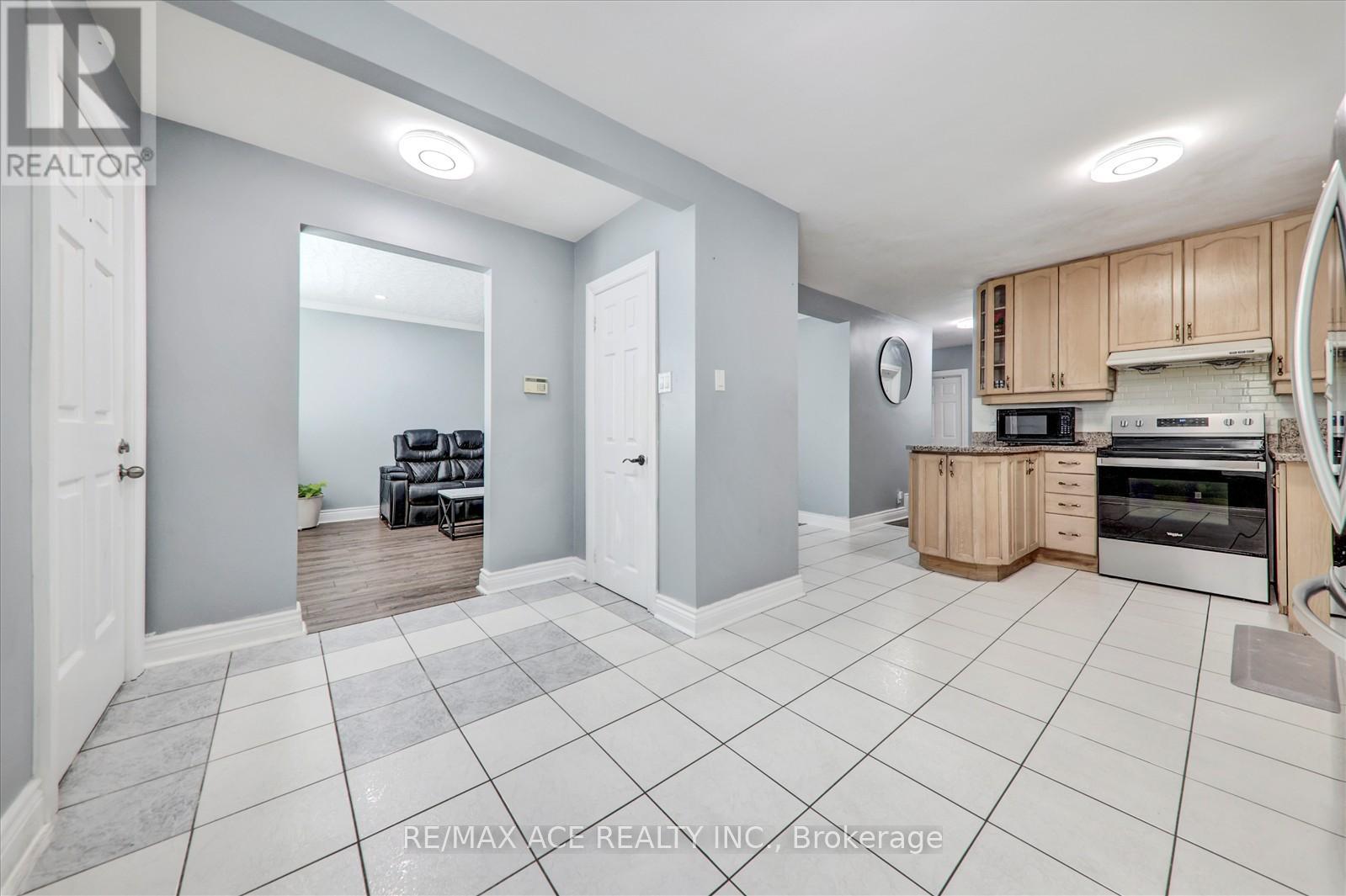 53 Falaise Road, Toronto, Ontario  M1E 3B7 - Photo 8 - E12454748