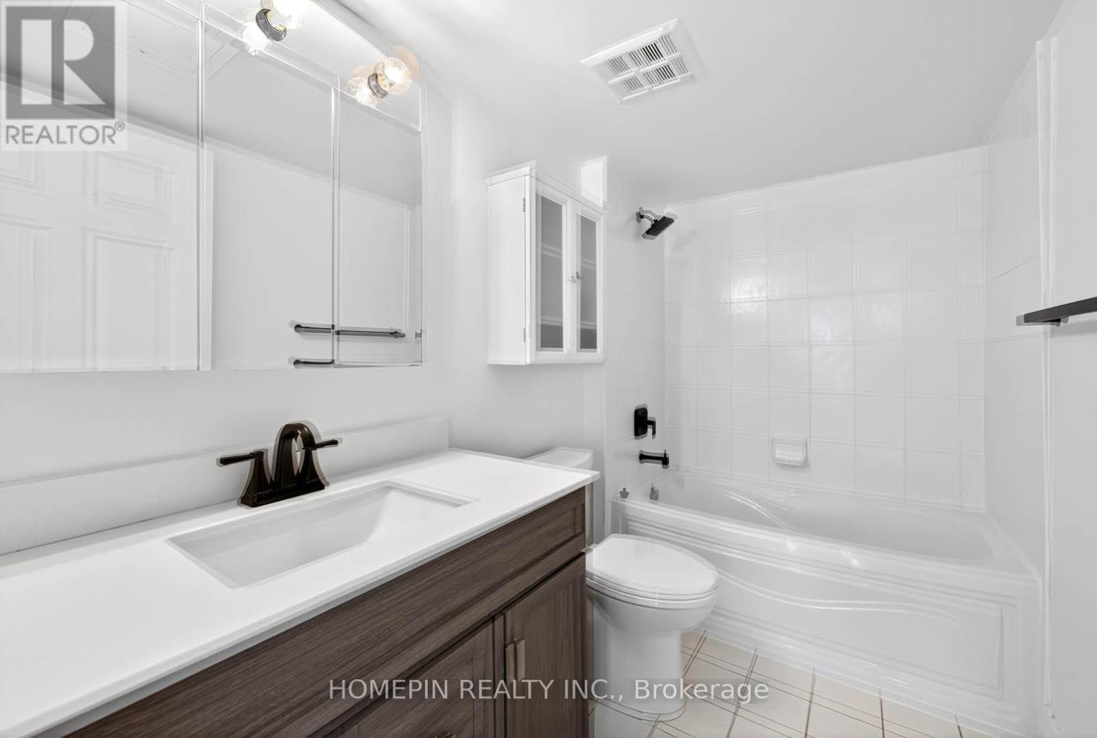 1103 - 39 Oneida Crescent, Richmond Hill, Ontario  L4B 4T9 - Photo 17 - N12454750