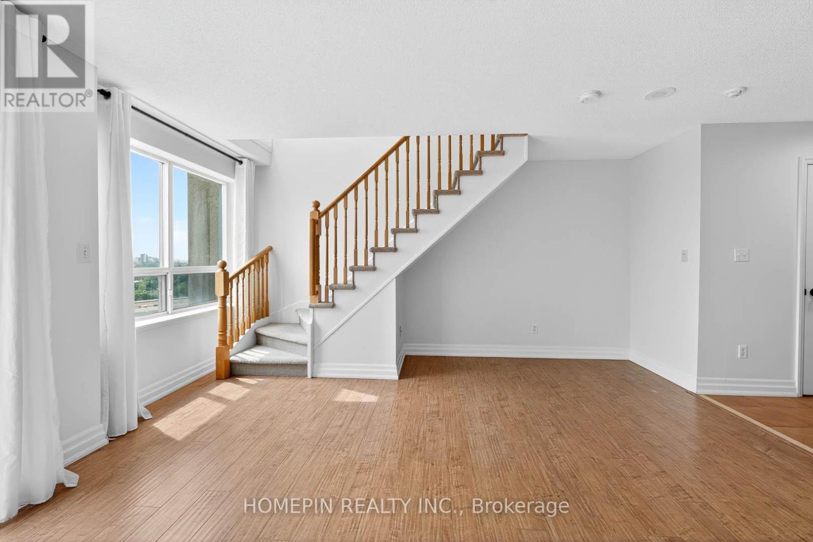 1103 - 39 Oneida Crescent, Richmond Hill, Ontario  L4B 4T9 - Photo 5 - N12454750